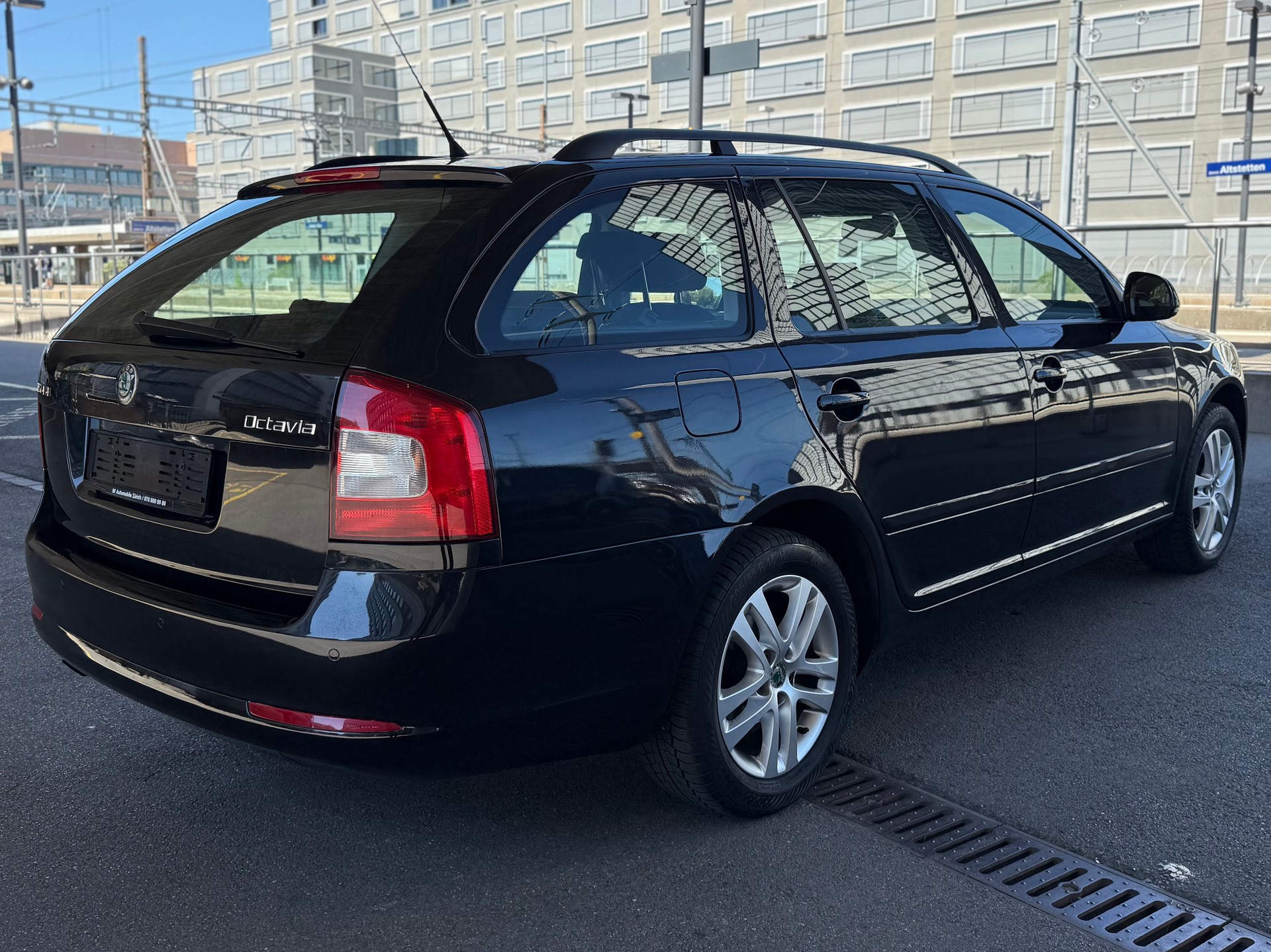 SKODA Octavia Combi 1.8 TSI Swiss Adventure 4x4-image-7