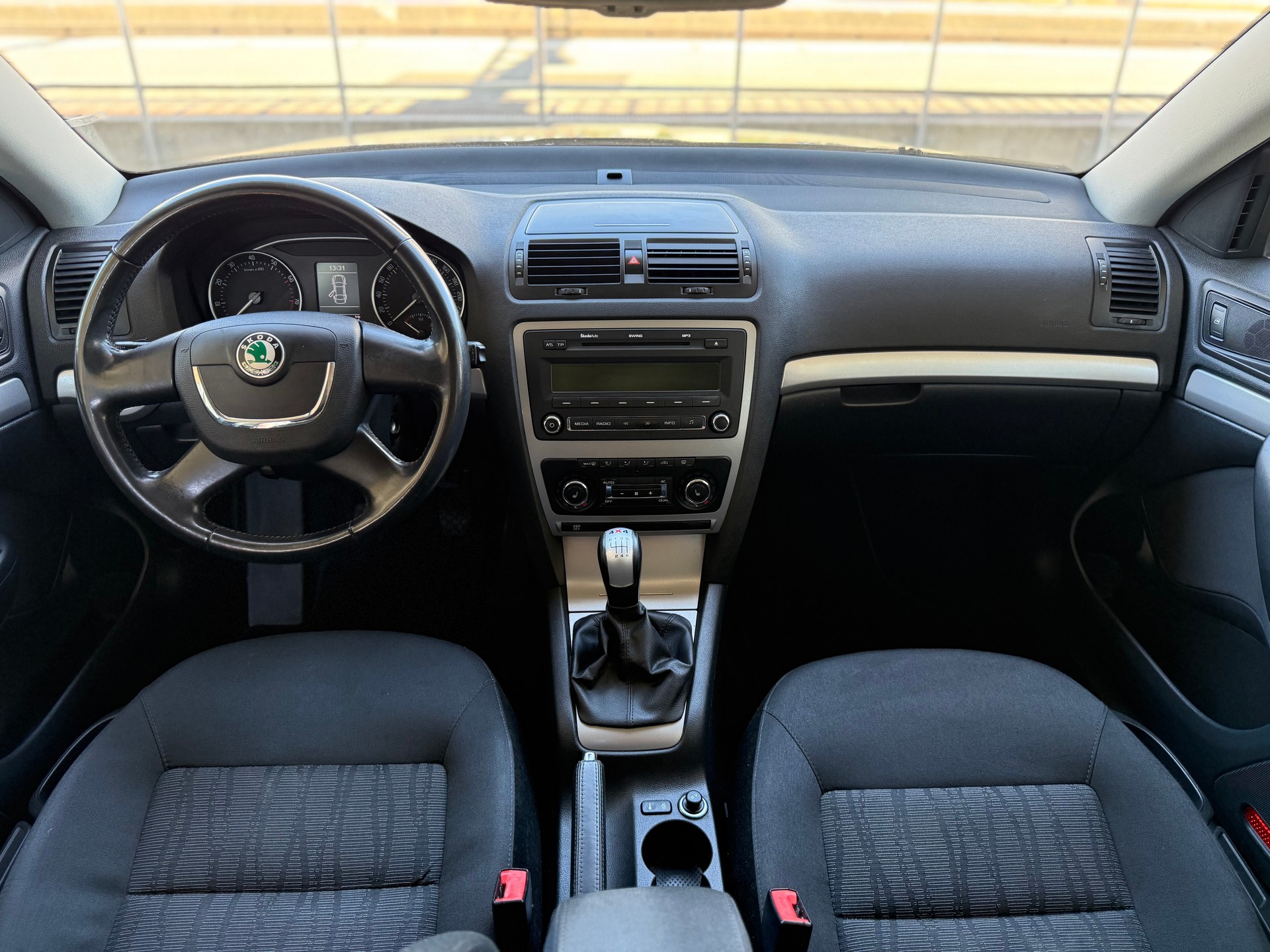 SKODA Octavia Combi 1.8 TSI Swiss Adventure 4x4-image-9