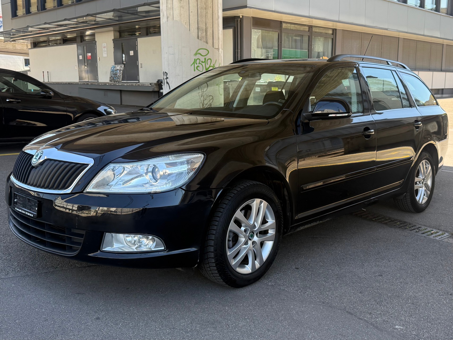 SKODA Octavia Combi 1.8 TSI Swiss Adventure 4x4-image-2