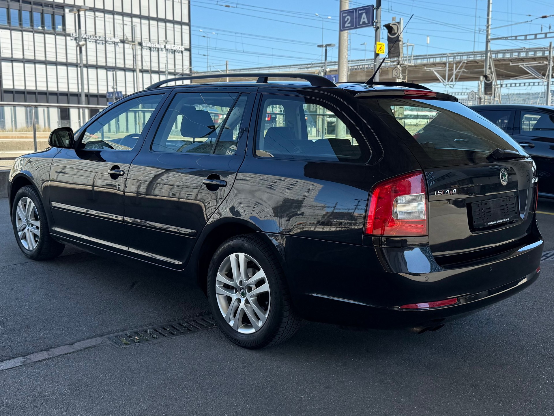 SKODA Octavia Combi 1.8 TSI Swiss Adventure 4x4-image-5