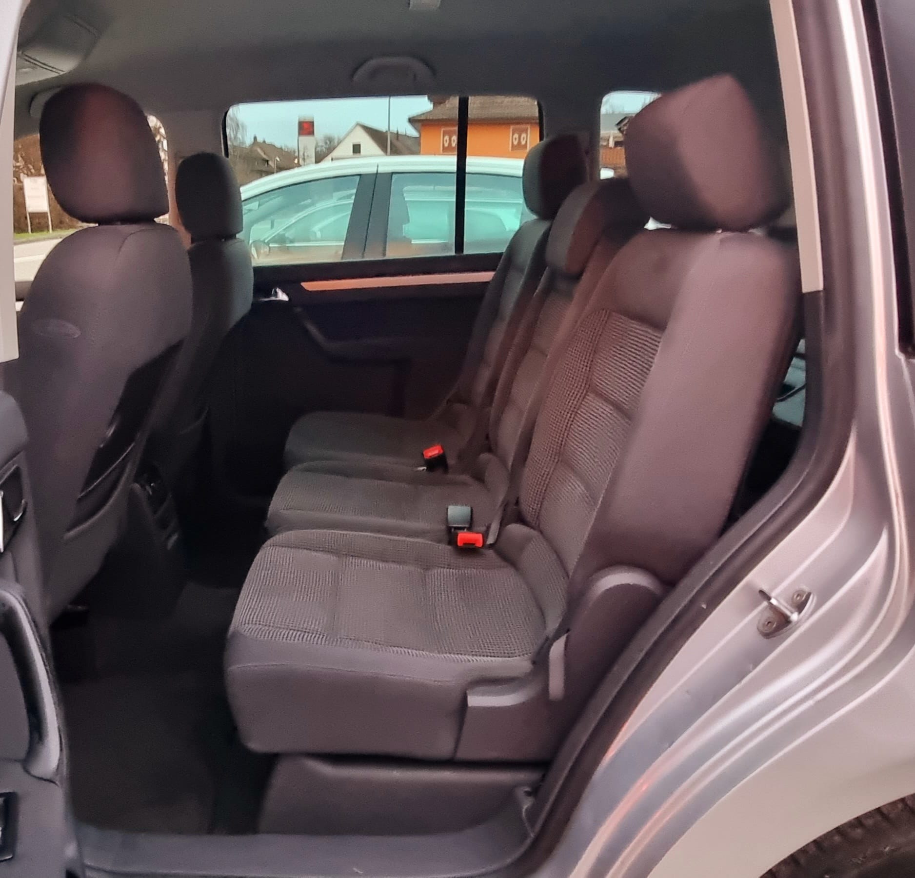 VW Touran 2.0 TDI Trendline-image-8