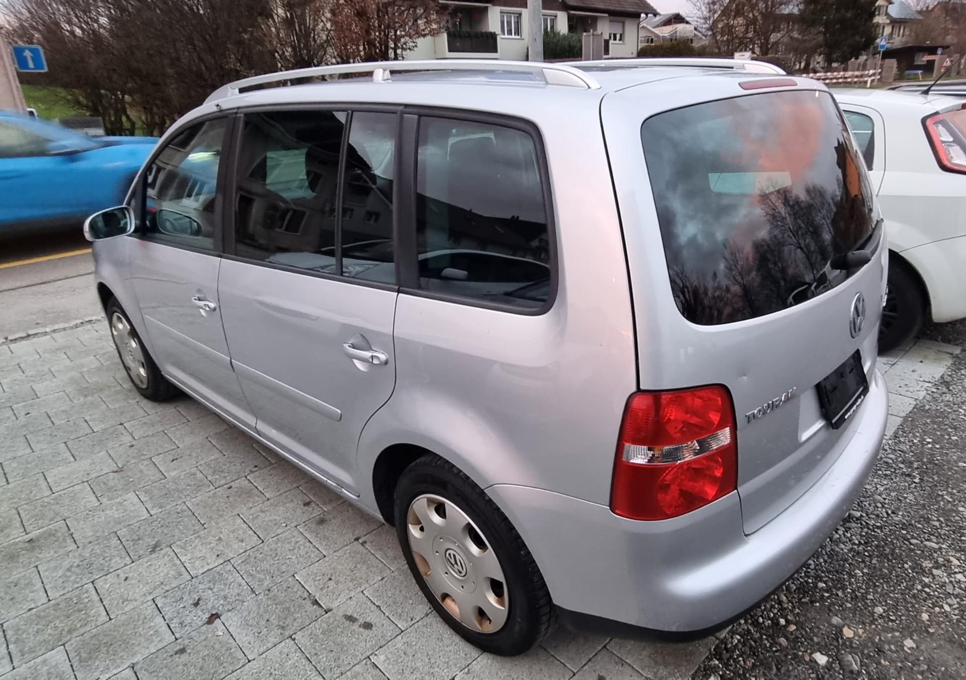 VW Touran 2.0 TDI Trendline-image-1