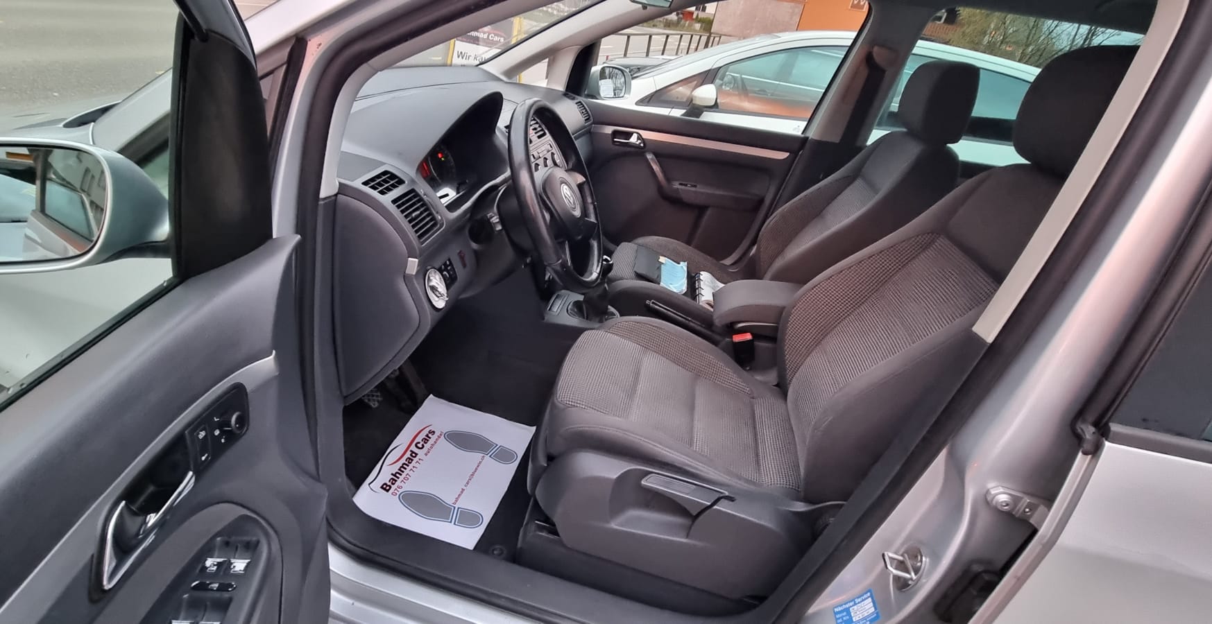 VW Touran 2.0 TDI Trendline-image-7