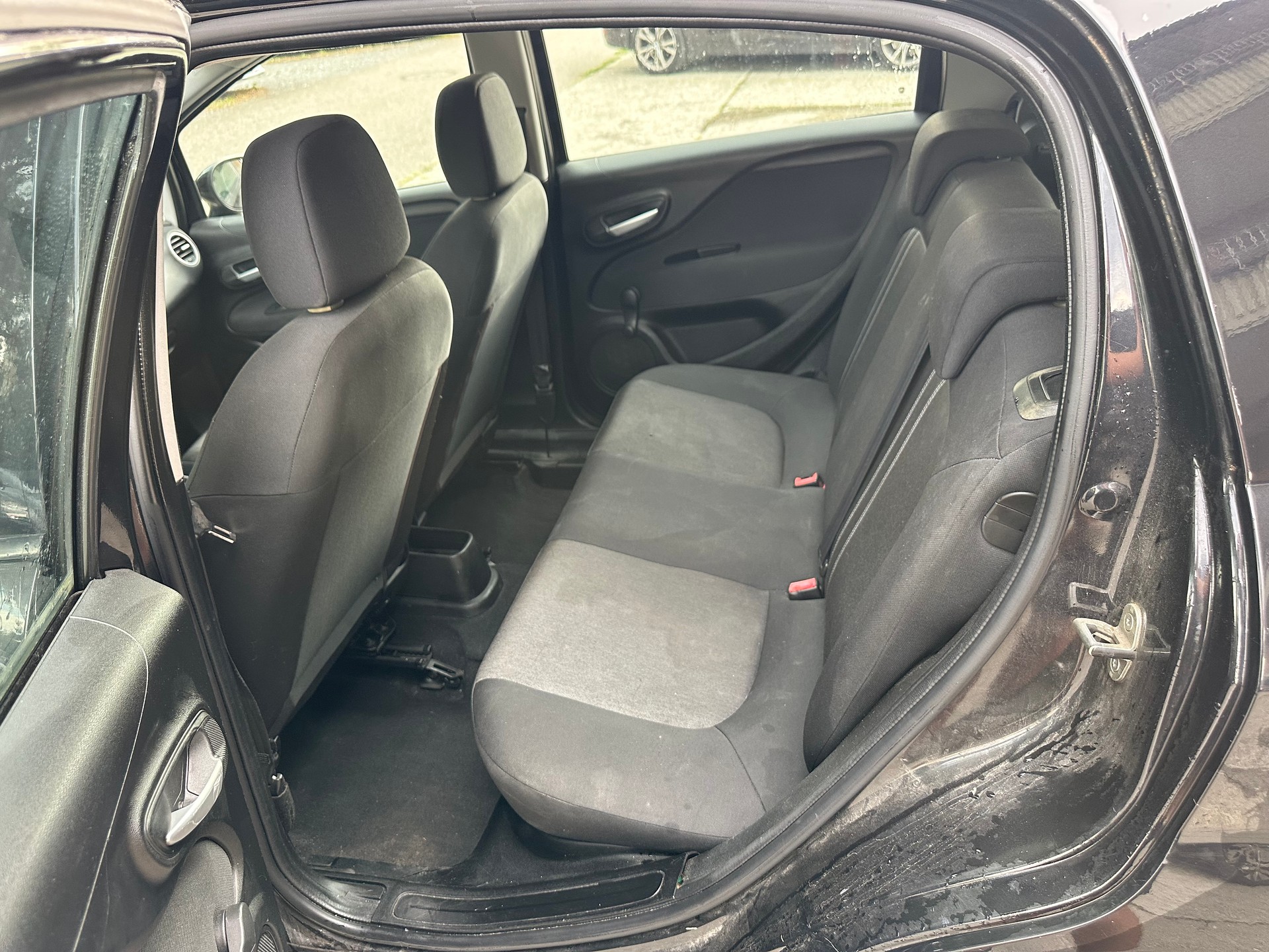 FIAT Punto 1.4 Lounge-image-7