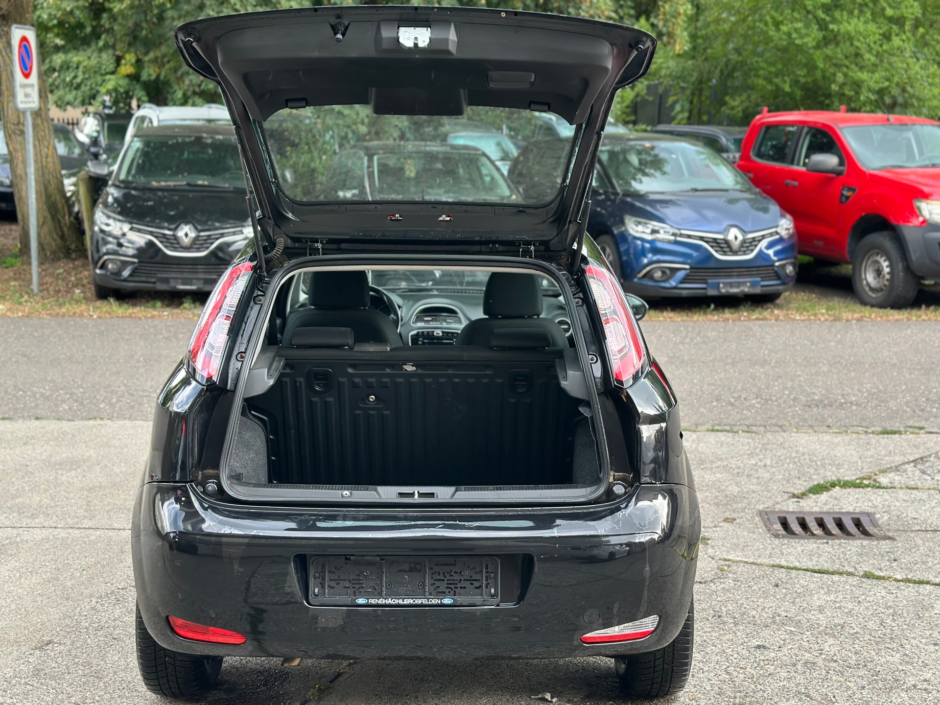 FIAT Punto 1.4 Lounge-image-5