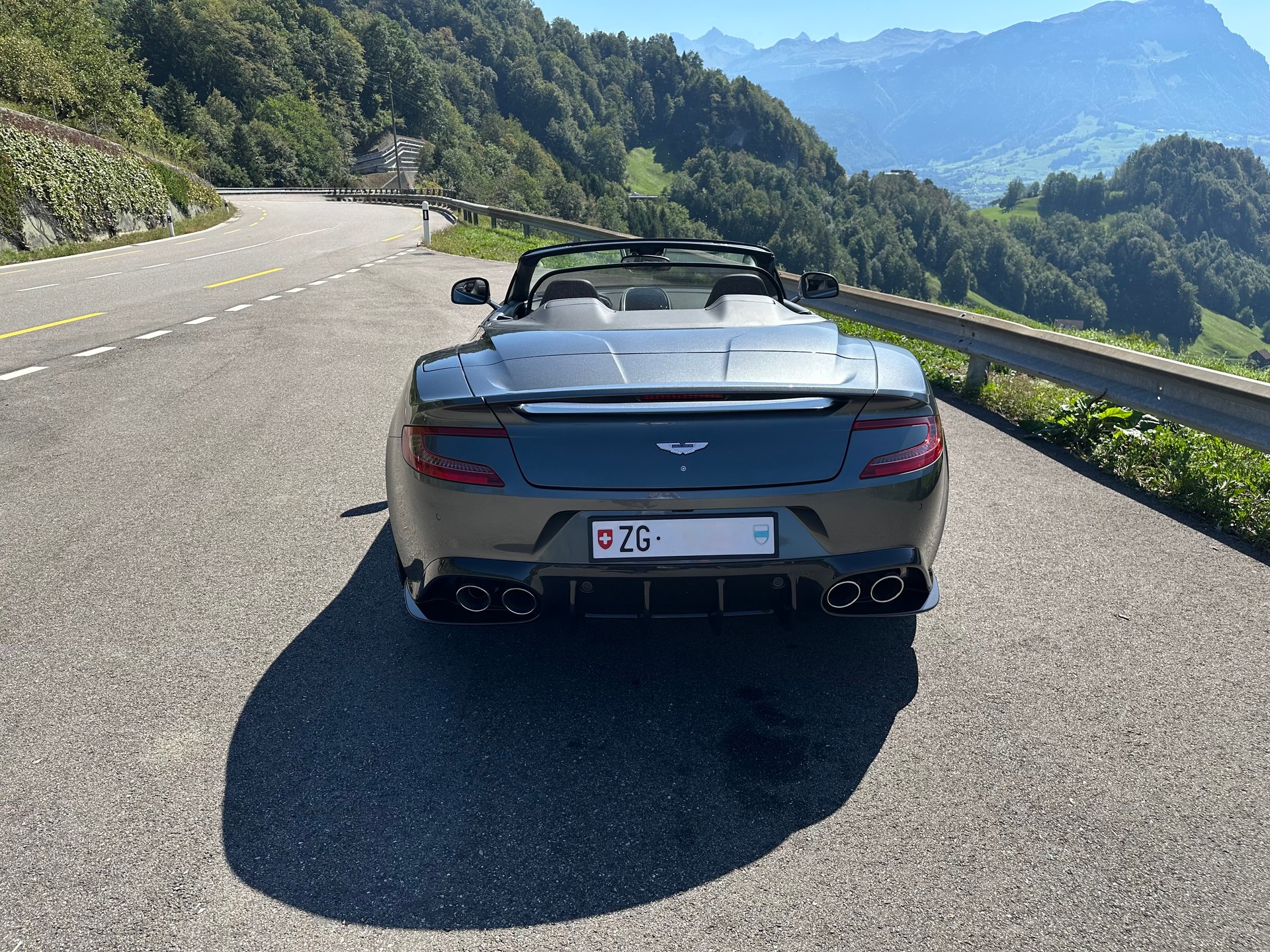 ASTON MARTIN 6.0 V12 Vanquish S Volante-image-5