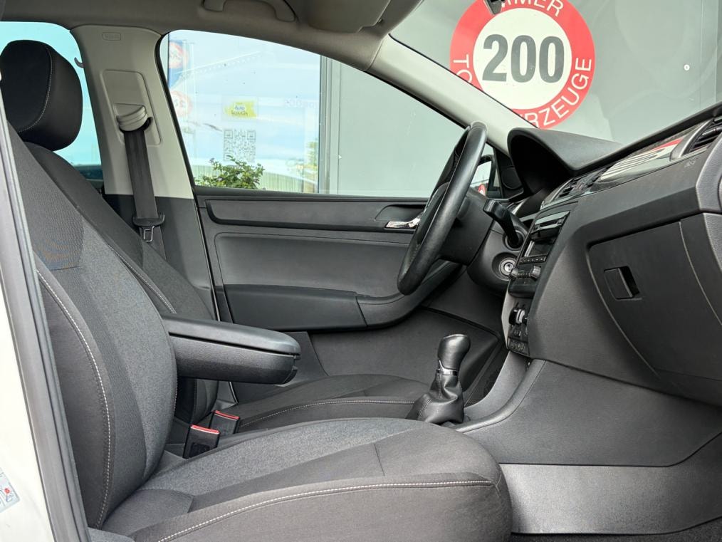 SKODA Rapid Spaceback 1.2 TSi Ambition-image-4