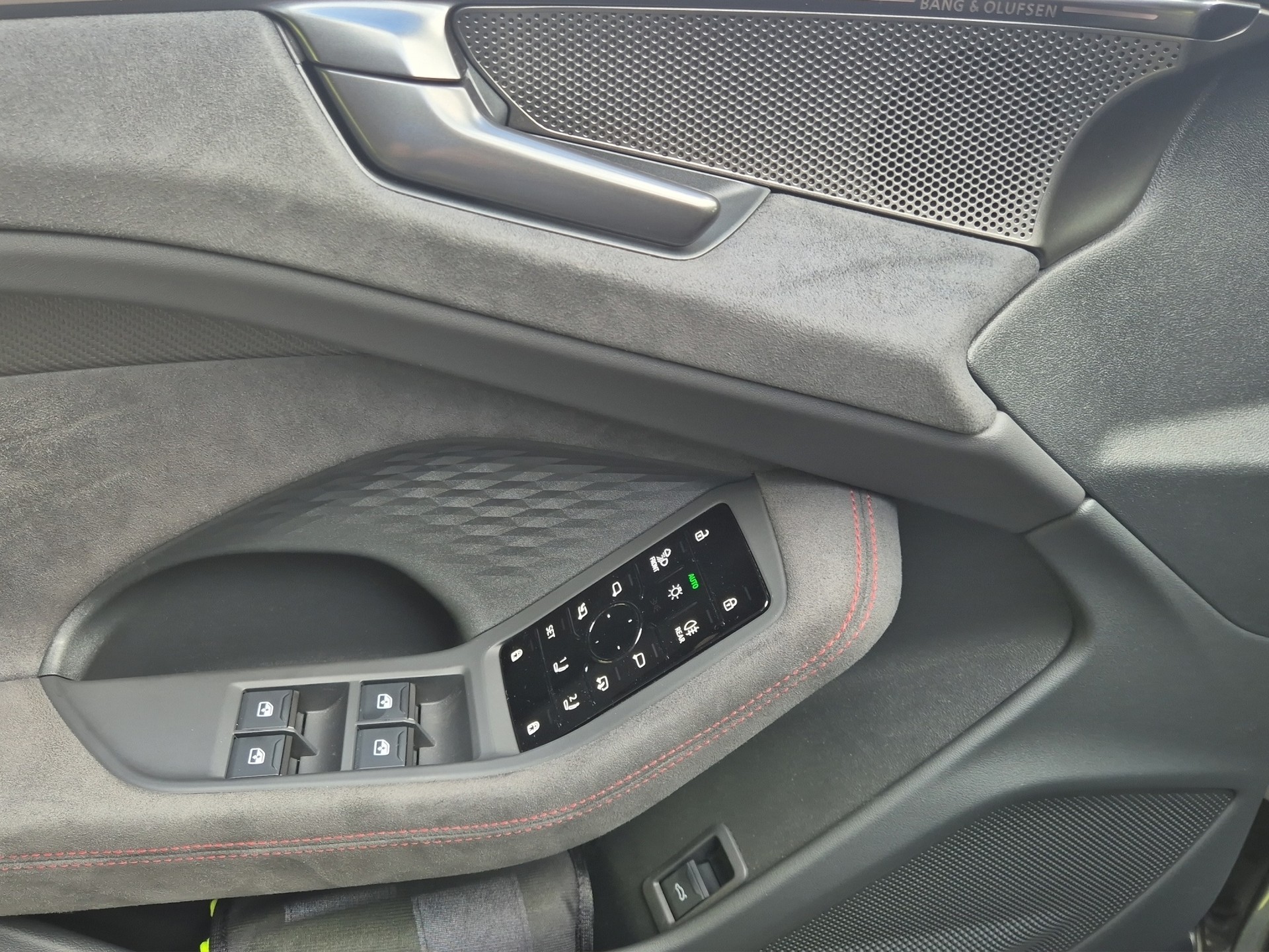 AUDI A6 Avant TFSI quattro 270 kW S tronic-image-13