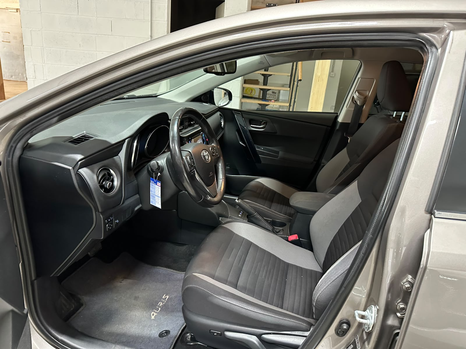 TOYOTA Auris 1.8 HSD Terra e-CVT-image-6