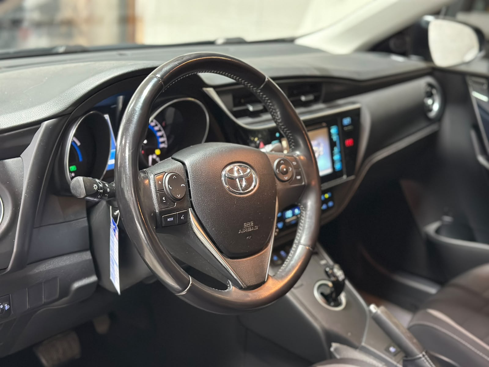 TOYOTA Auris 1.8 HSD Terra e-CVT-image-7