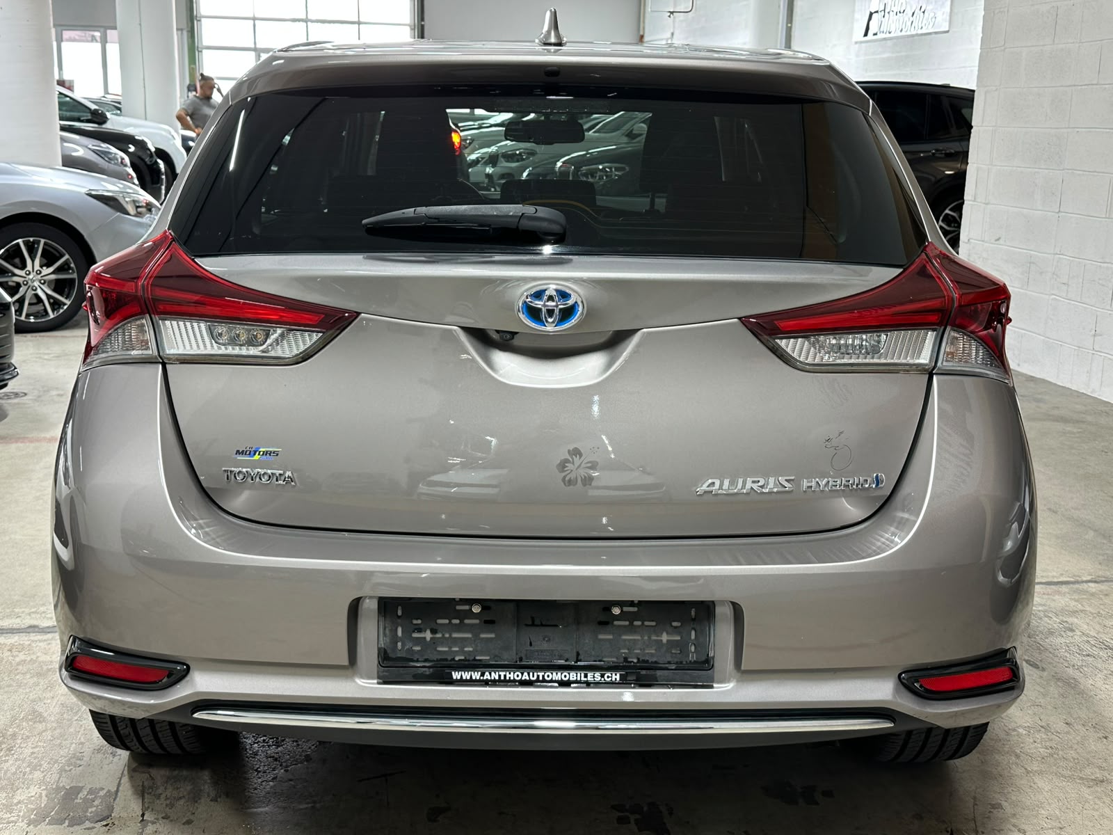 TOYOTA Auris 1.8 HSD Terra e-CVT-image-4