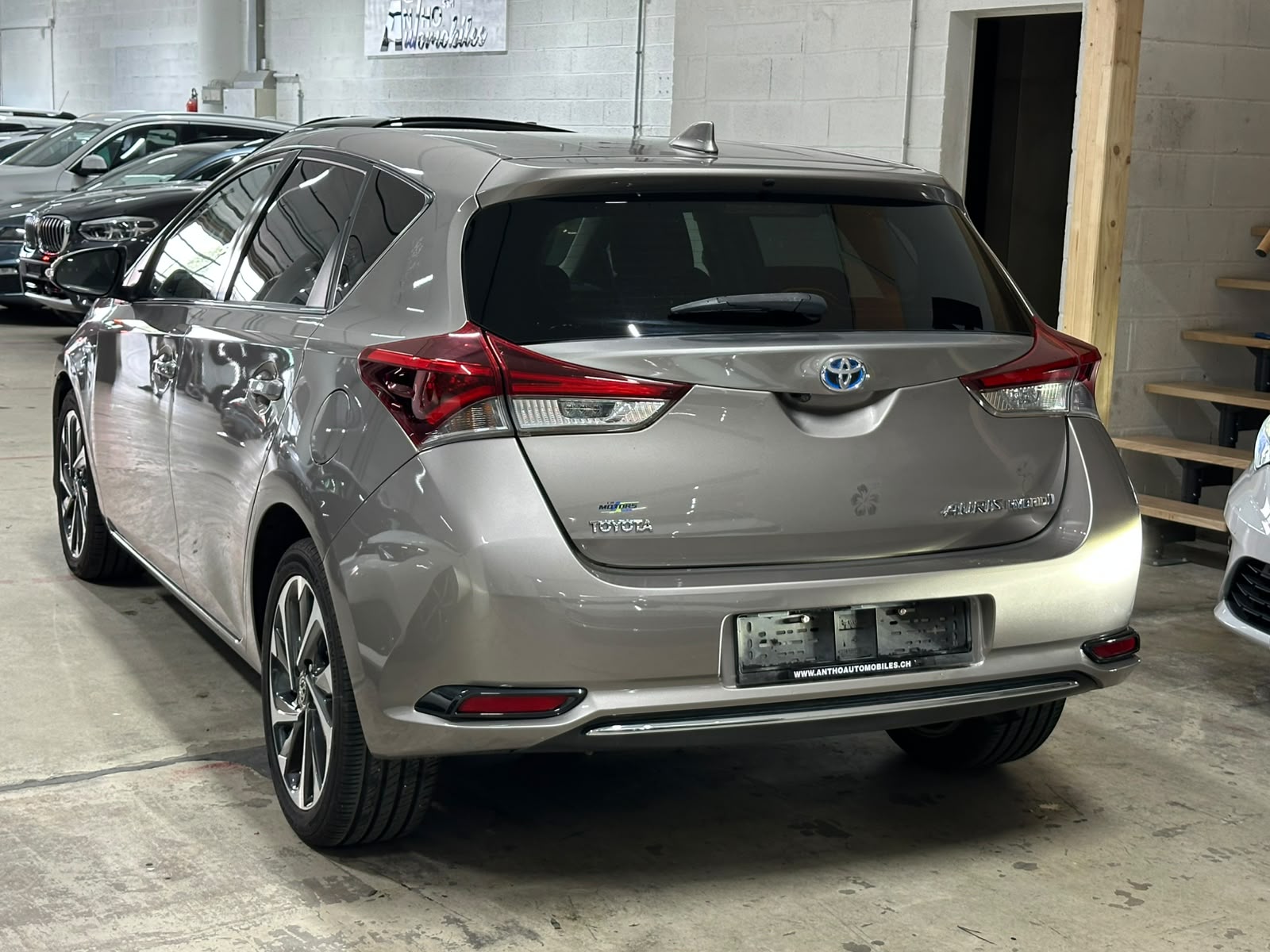 TOYOTA Auris 1.8 HSD Terra e-CVT-image-5