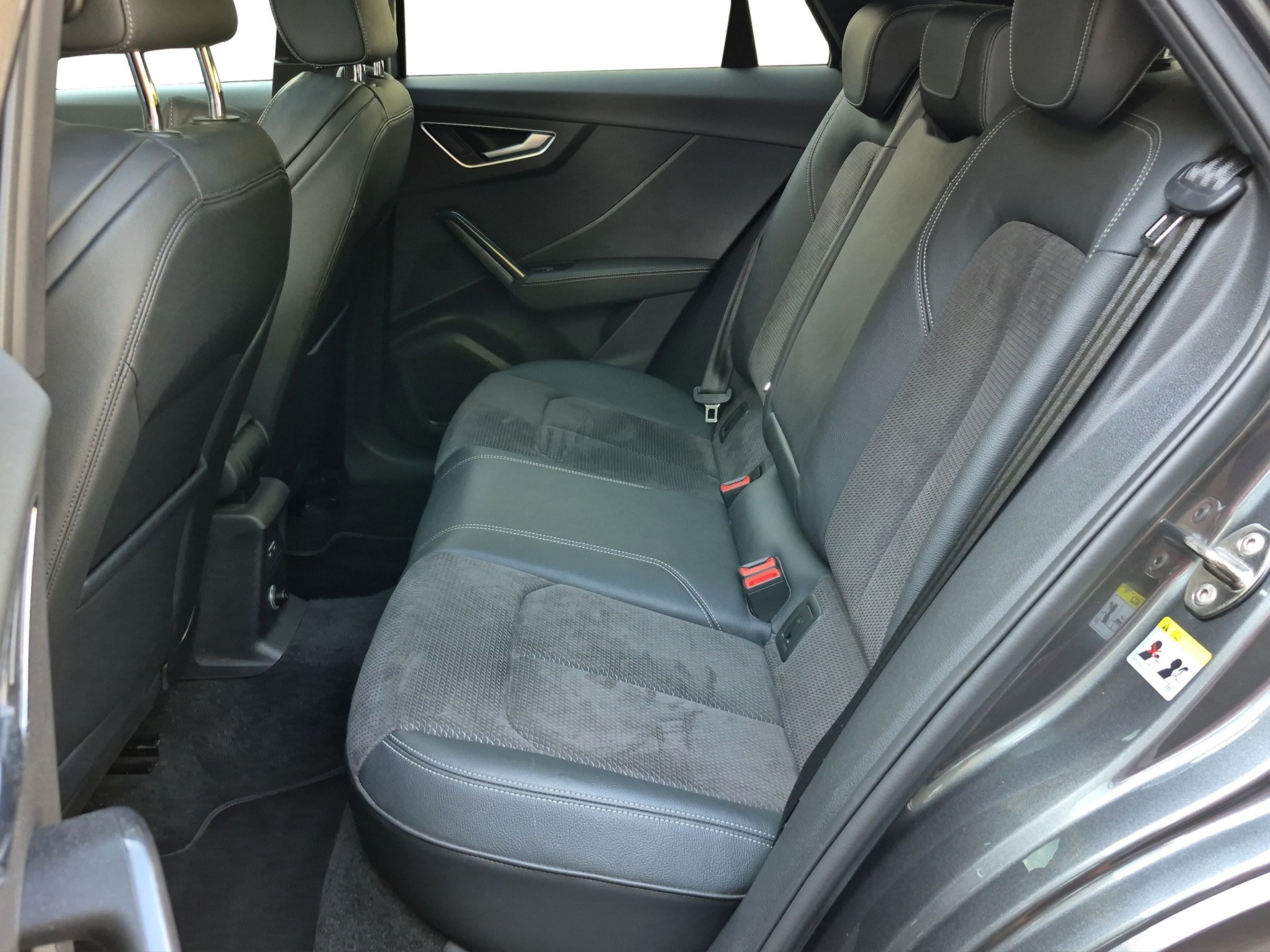 AUDI SQ2 TFSI quattro S-tronic ABT 350PS *Carbon Sideblades/B&O Sound/Sportpaket*-image-16