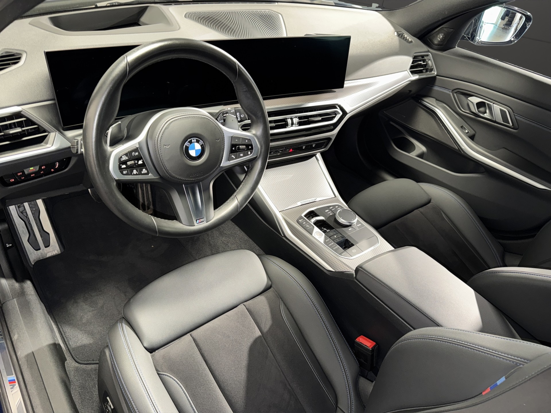BMW M340i xDrive Touring-image-7