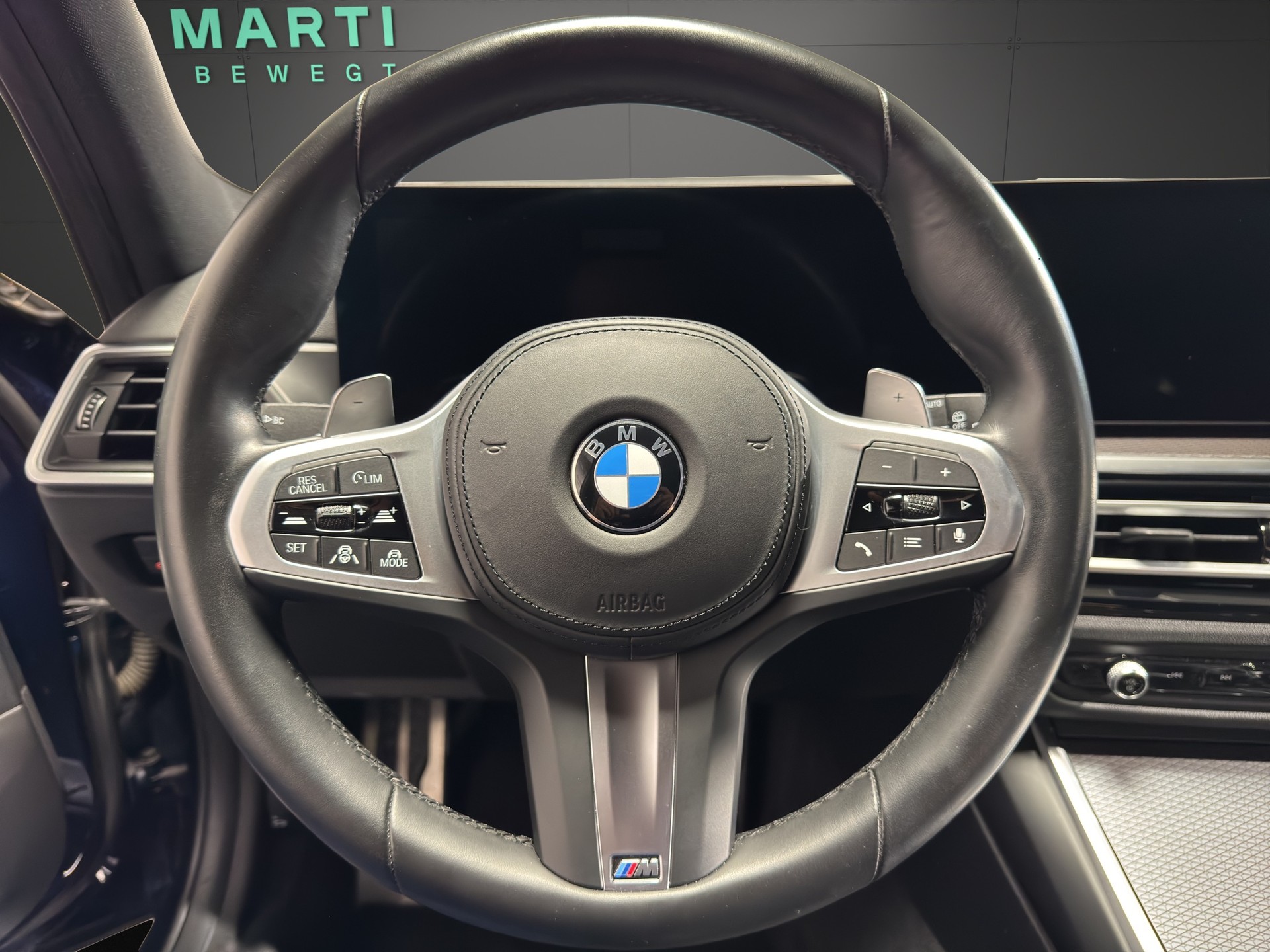 BMW M340i xDrive Touring-image-13