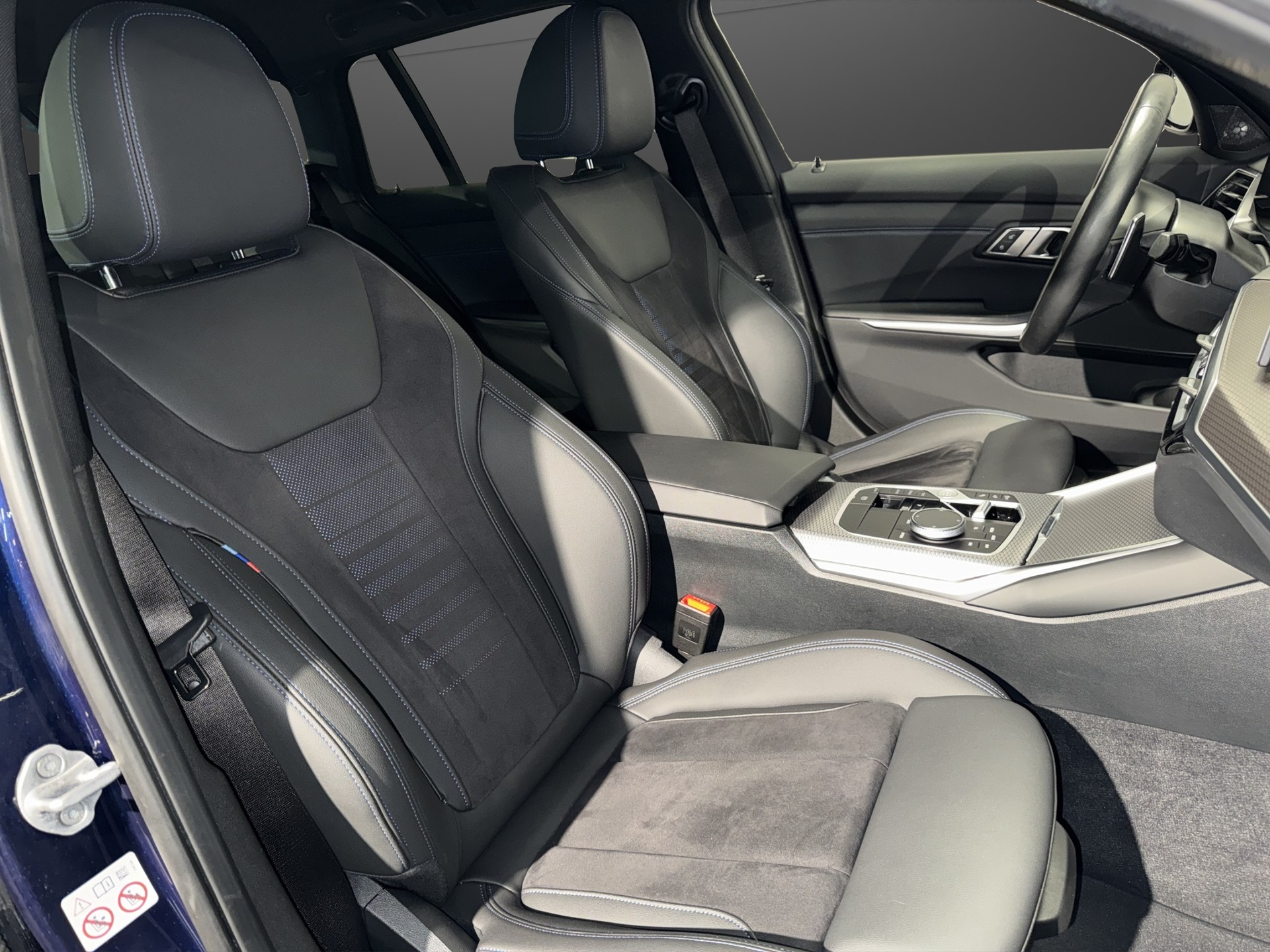 BMW M340i xDrive Touring-image-17