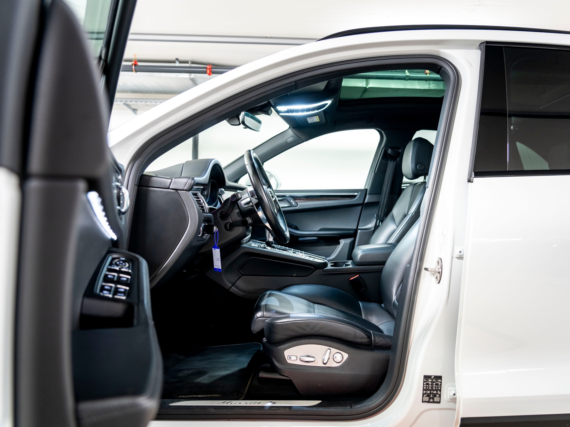 PORSCHE Macan S PDK-image-17