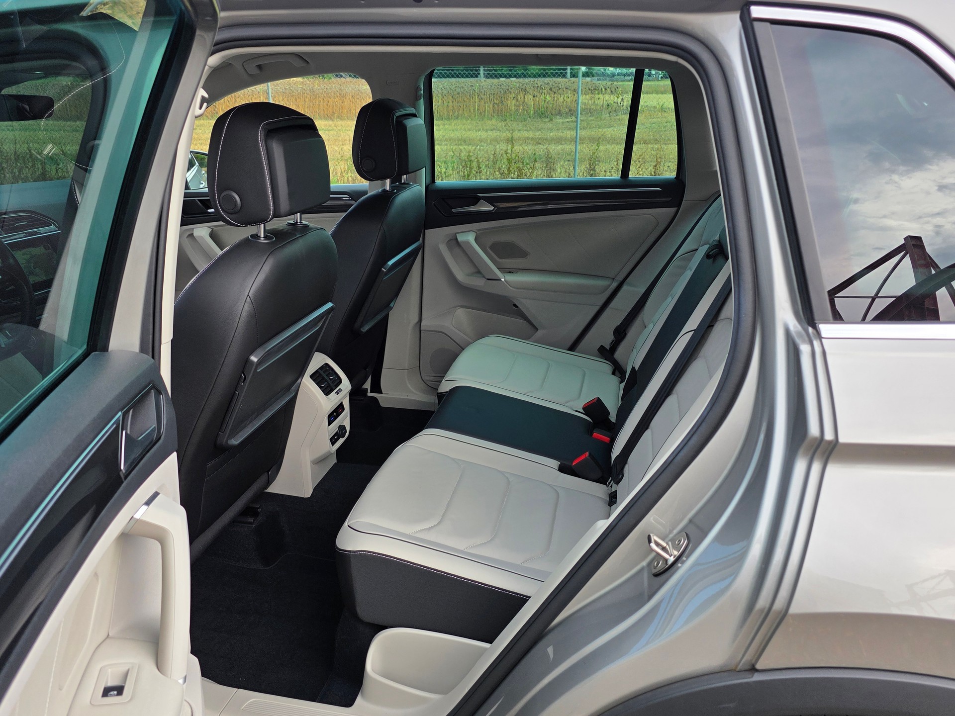 VW Tiguan 2.0 TDI SCR Highline4Motion DSG-image-9