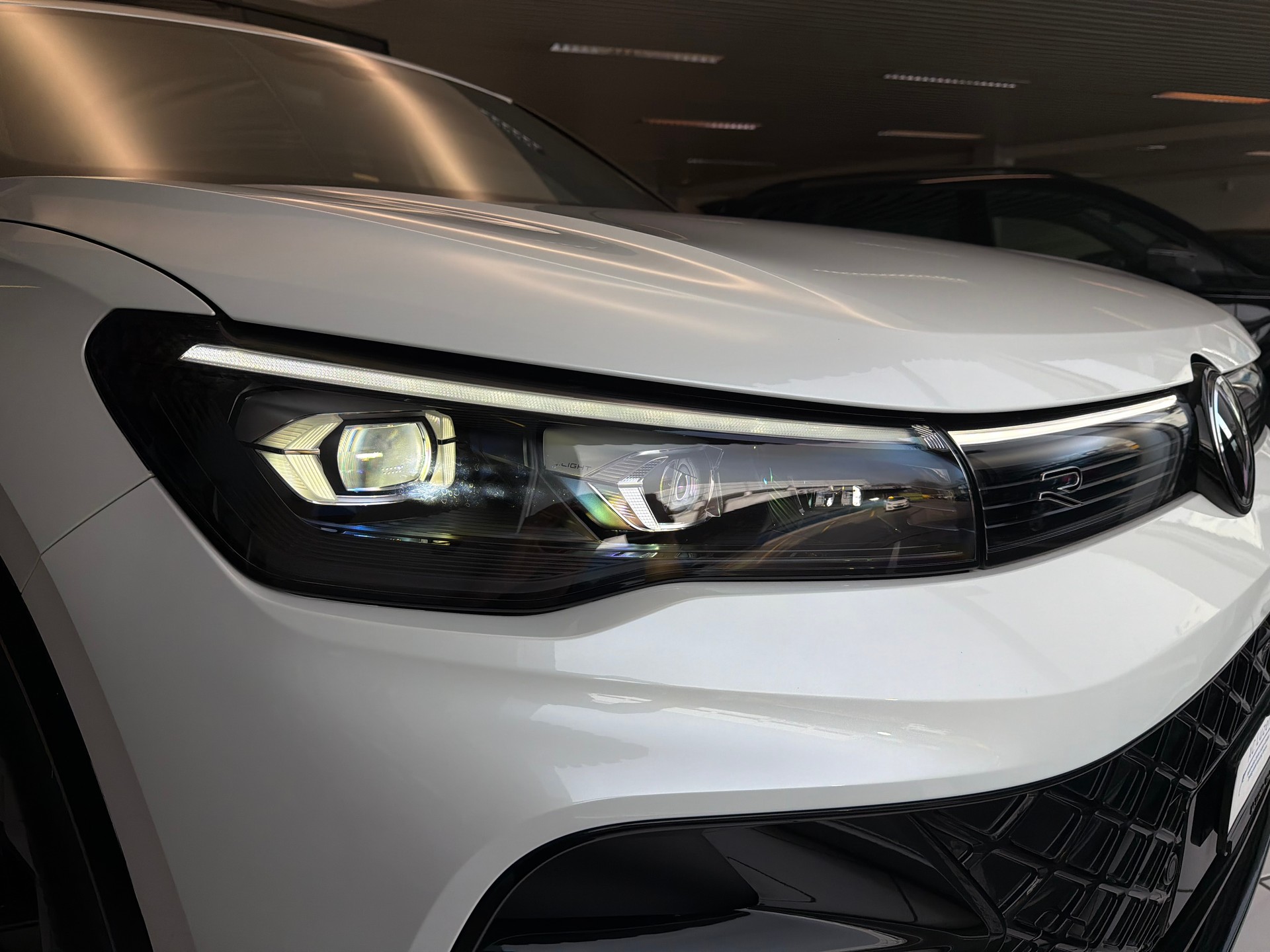 VW Tiguan 1.5 TSI evo2 eHybrid R-Line DSG-image-4