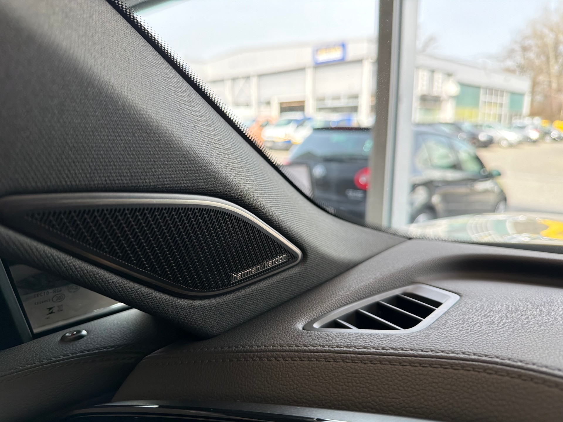 VW Tiguan 1.5 TSI evo2 eHybrid R-Line DSG-image-18