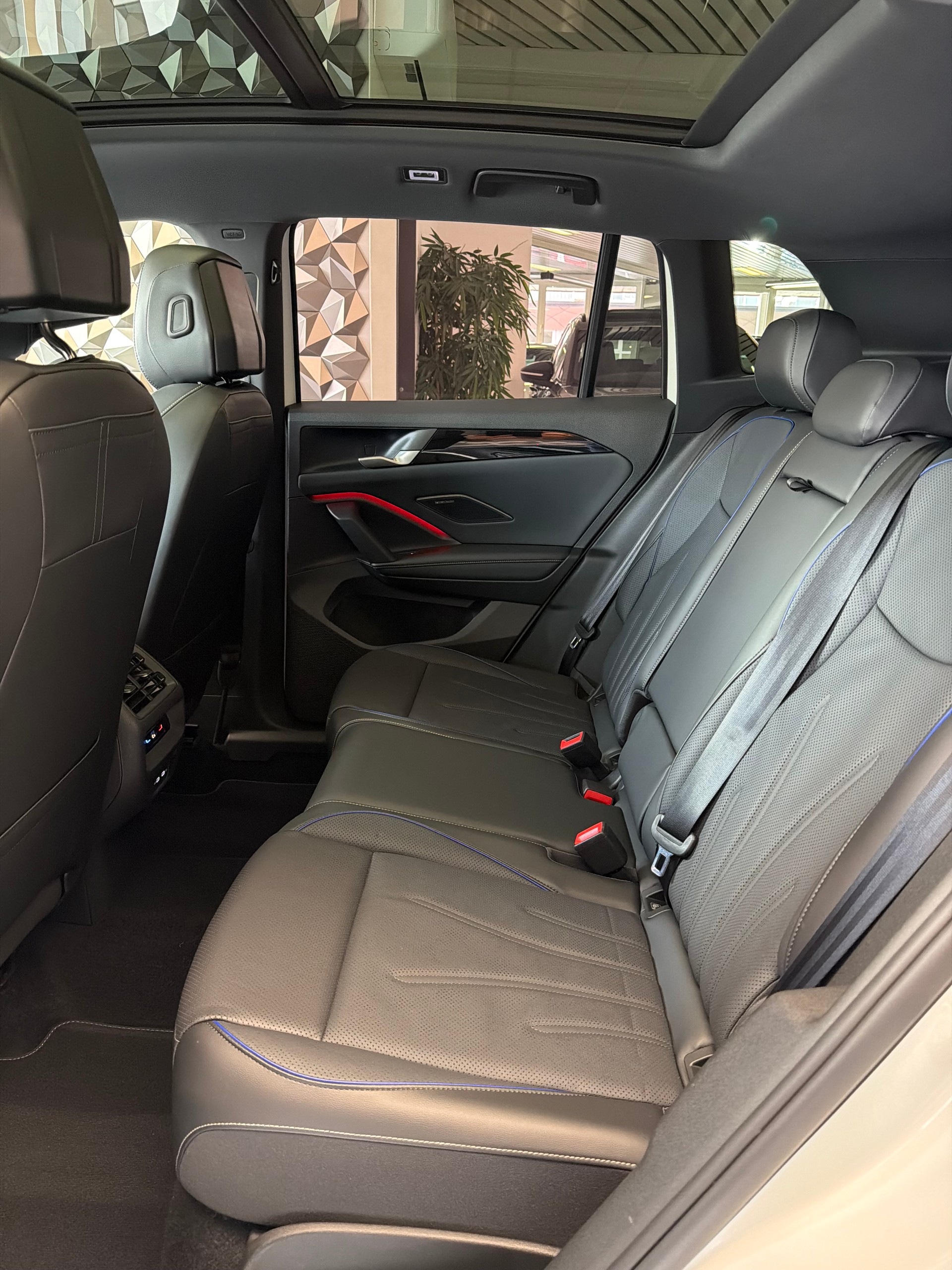 VW Tiguan 1.5 TSI evo2 eHybrid R-Line DSG-image-11