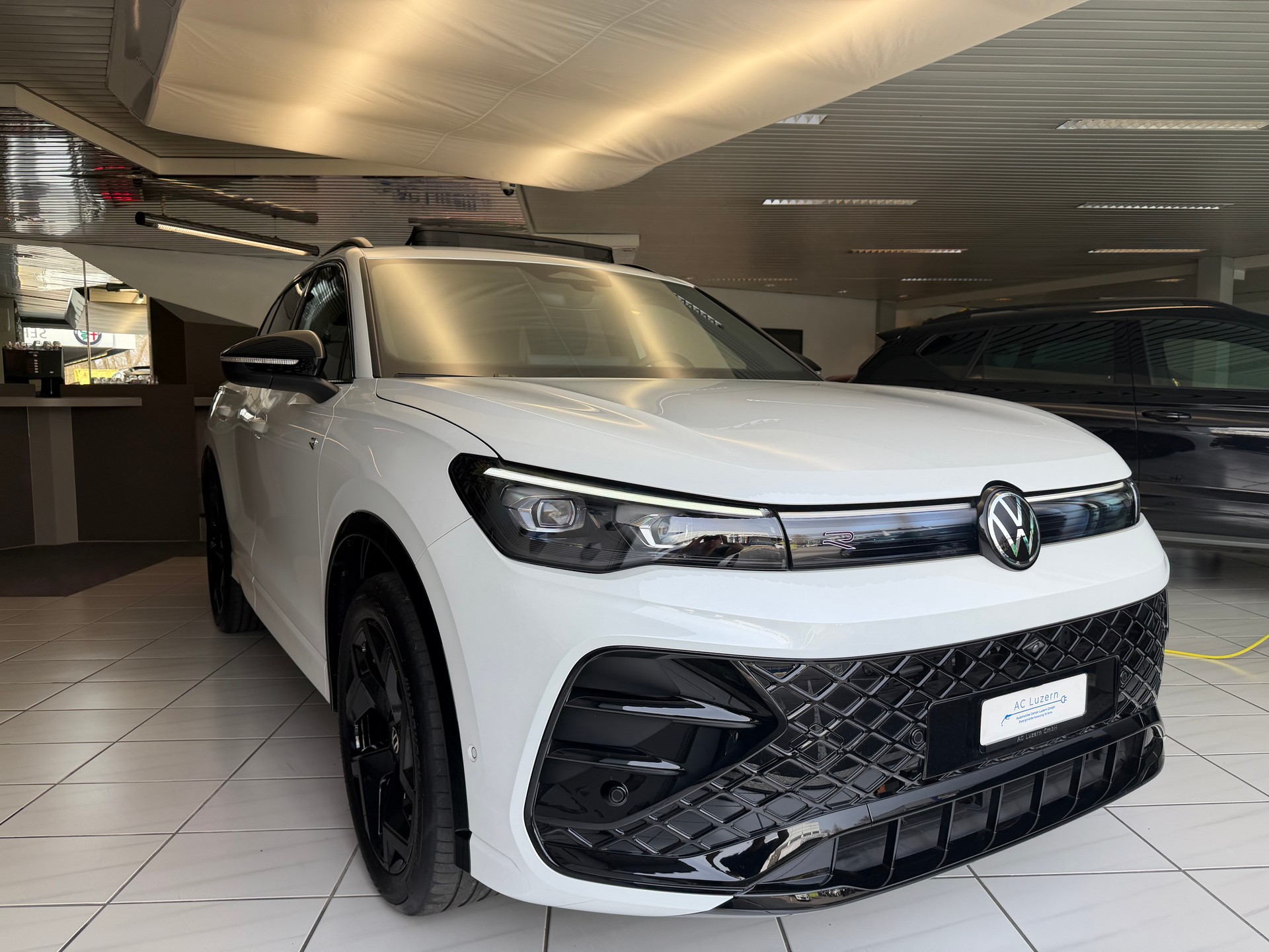 VW Tiguan 1.5 TSI evo2 eHybrid R-Line DSG-showroom-element-1