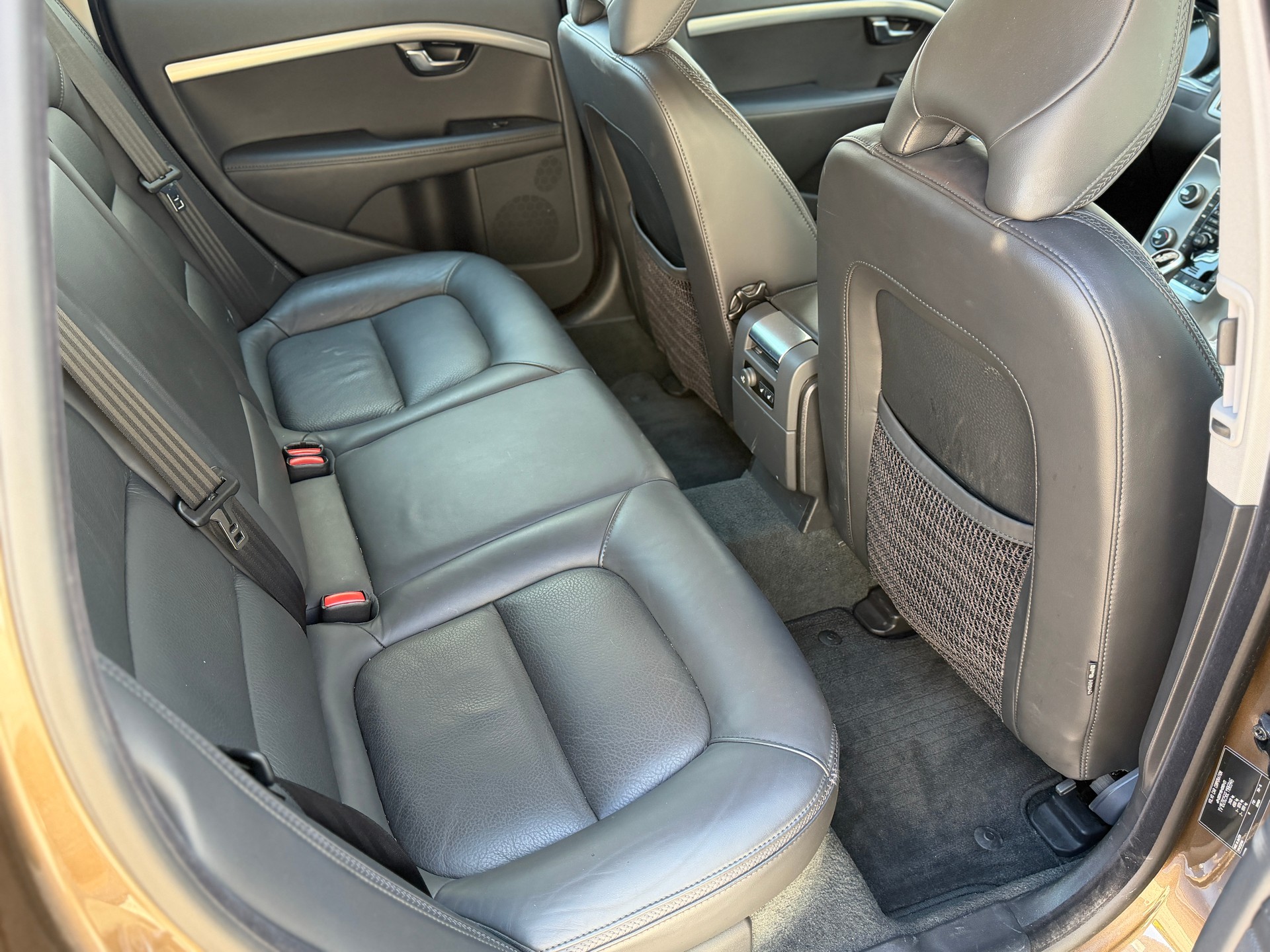 VOLVO XC70 2.4 D5 Summum AWD-image-7