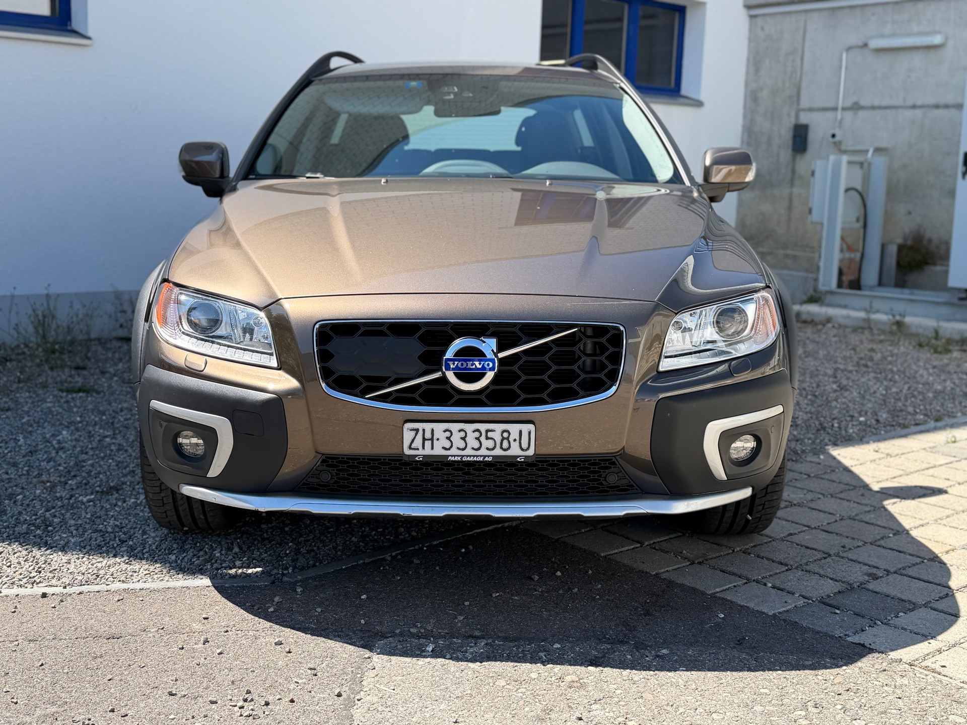 VOLVO XC70 2.4 D5 Summum AWD-showroom-element-3