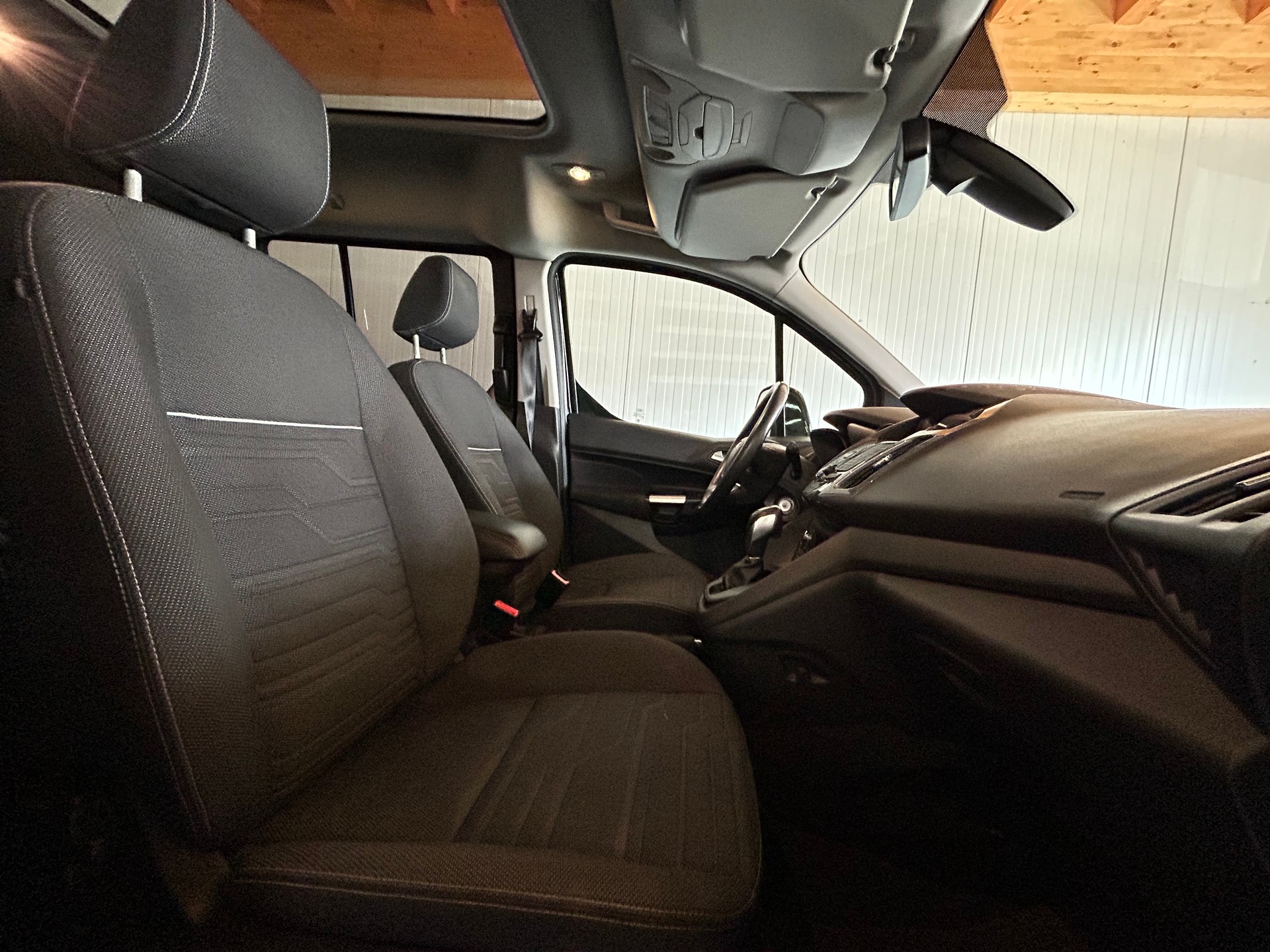 FORD Grand Tourneo Connect 1.6 SCTi *7-Plätzer* Titanium Automatic-image-15