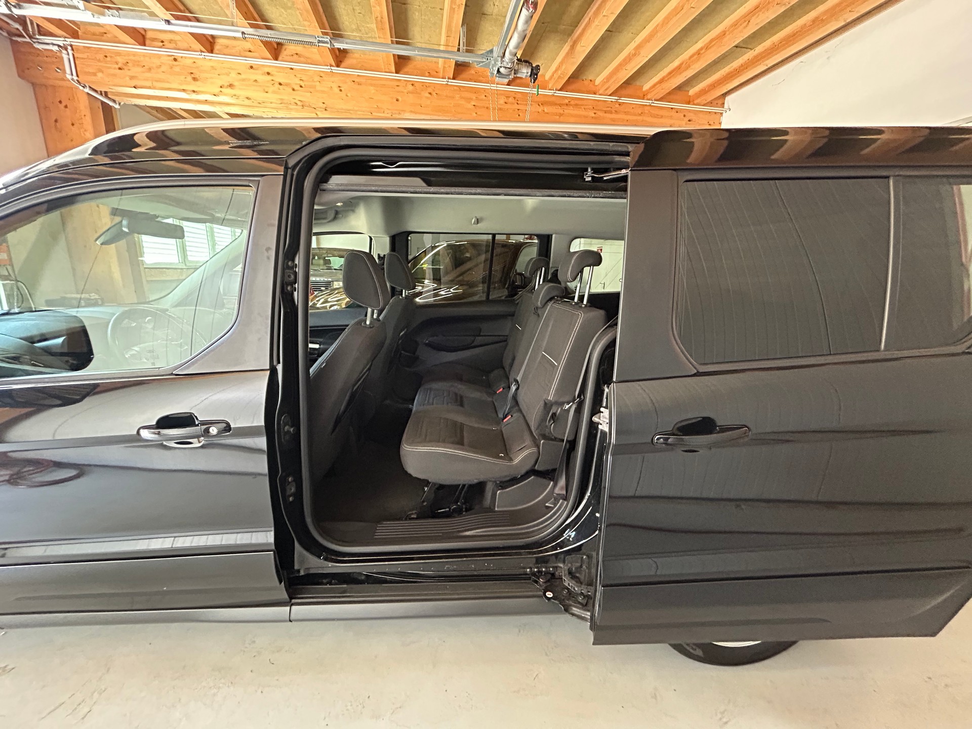 FORD Grand Tourneo Connect 1.6 SCTi *7-Plätzer* Titanium Automatic-image-5