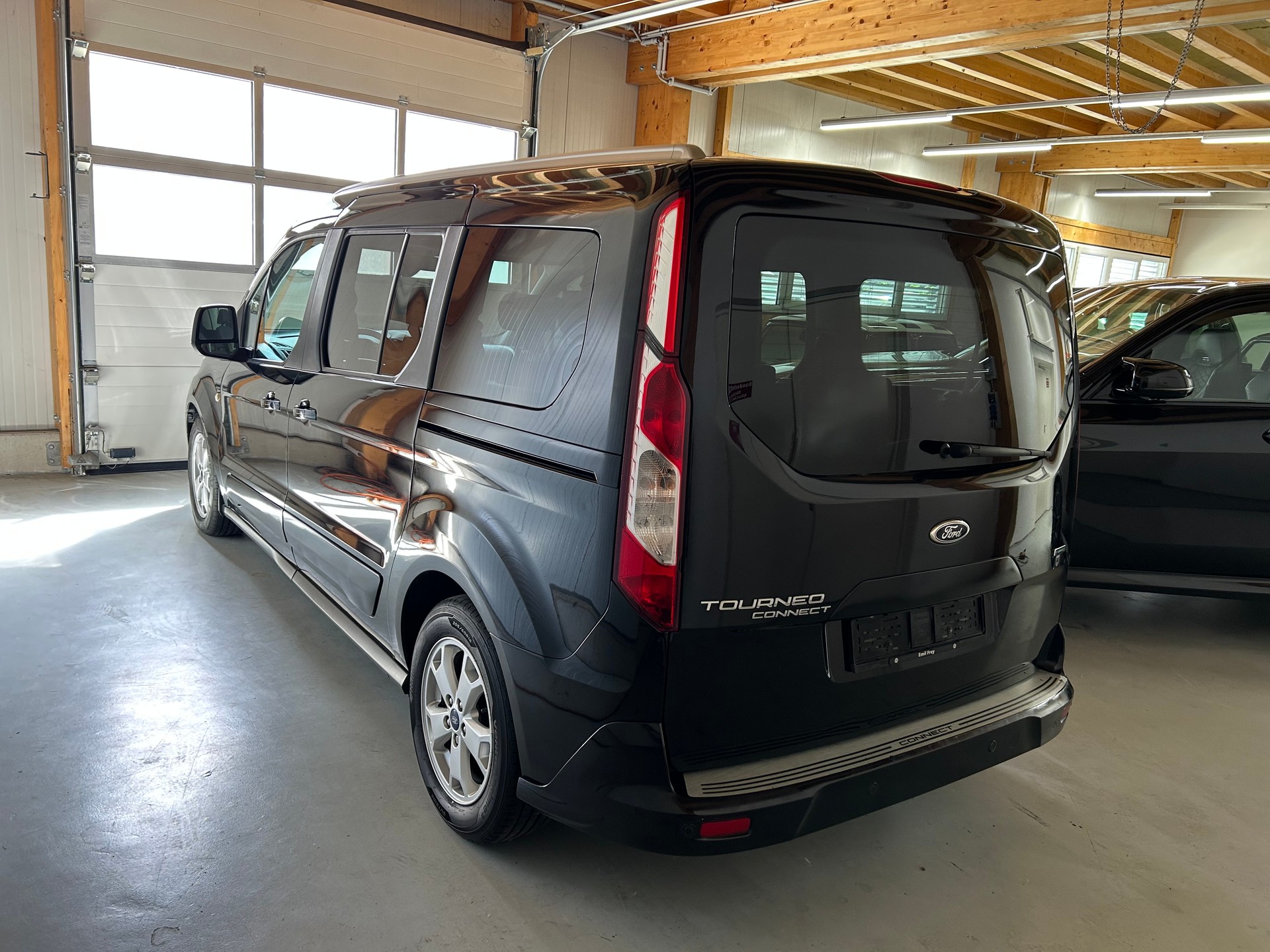 FORD Grand Tourneo Connect 1.6 SCTi *7-Plätzer* Titanium Automatic-image-11