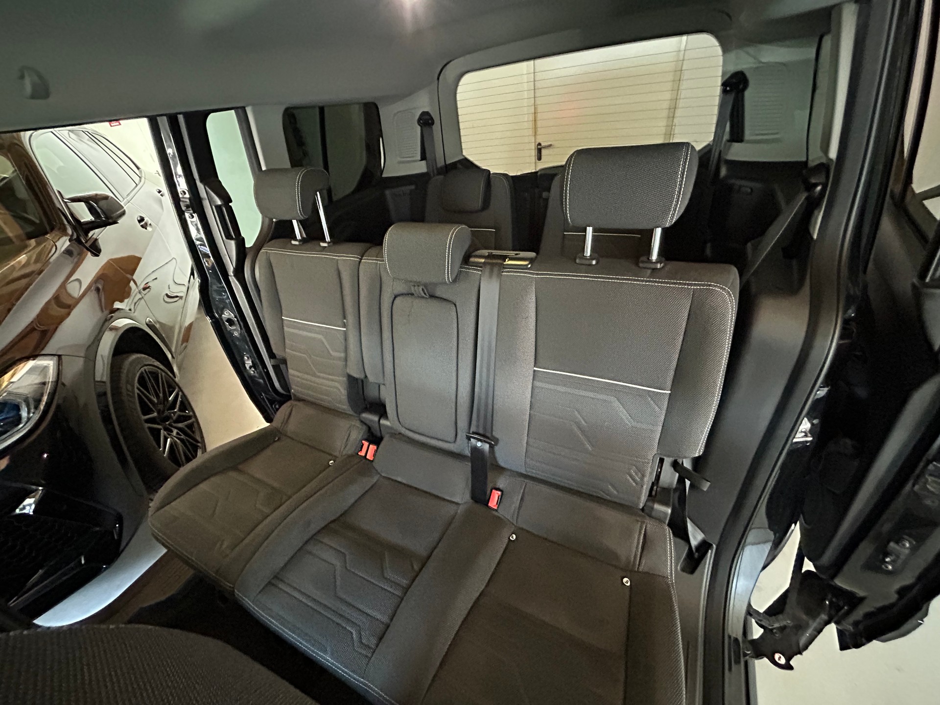 FORD Grand Tourneo Connect 1.6 SCTi *7-Plätzer* Titanium Automatic-image-8