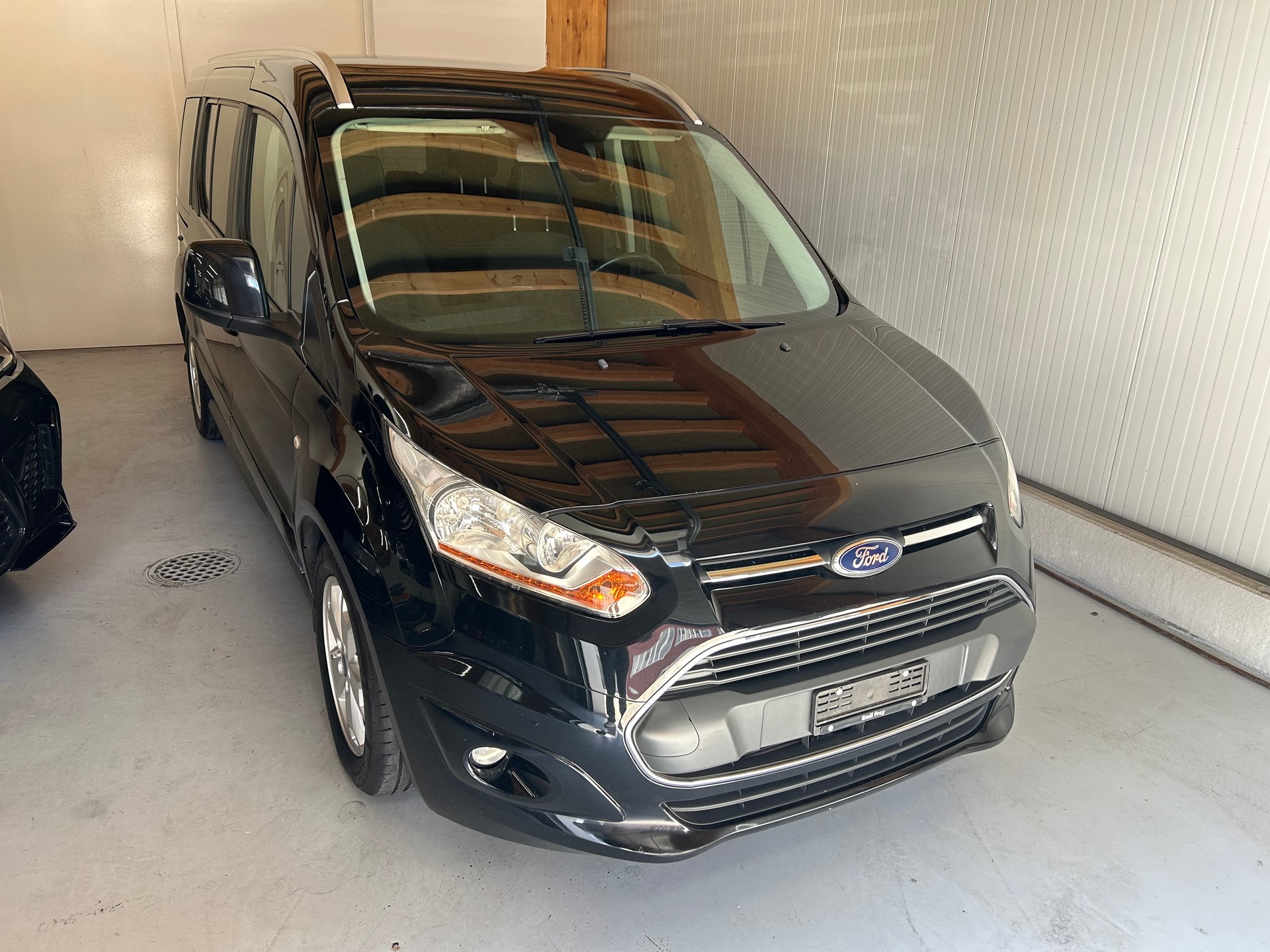 FORD Grand Tourneo Connect 1.6 SCTi *7-Plätzer* Titanium Automatic-image-3