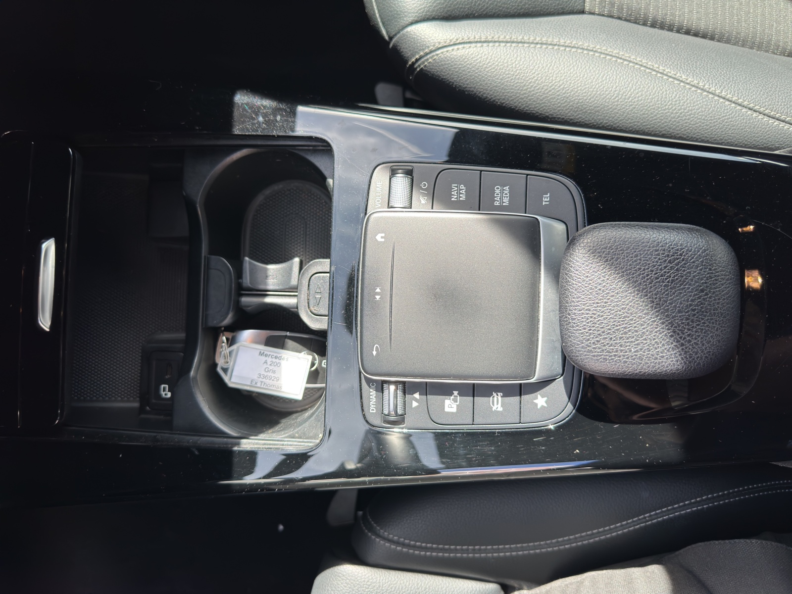 MERCEDES-BENZ Classe A W177 A 200 Progressive-image-17