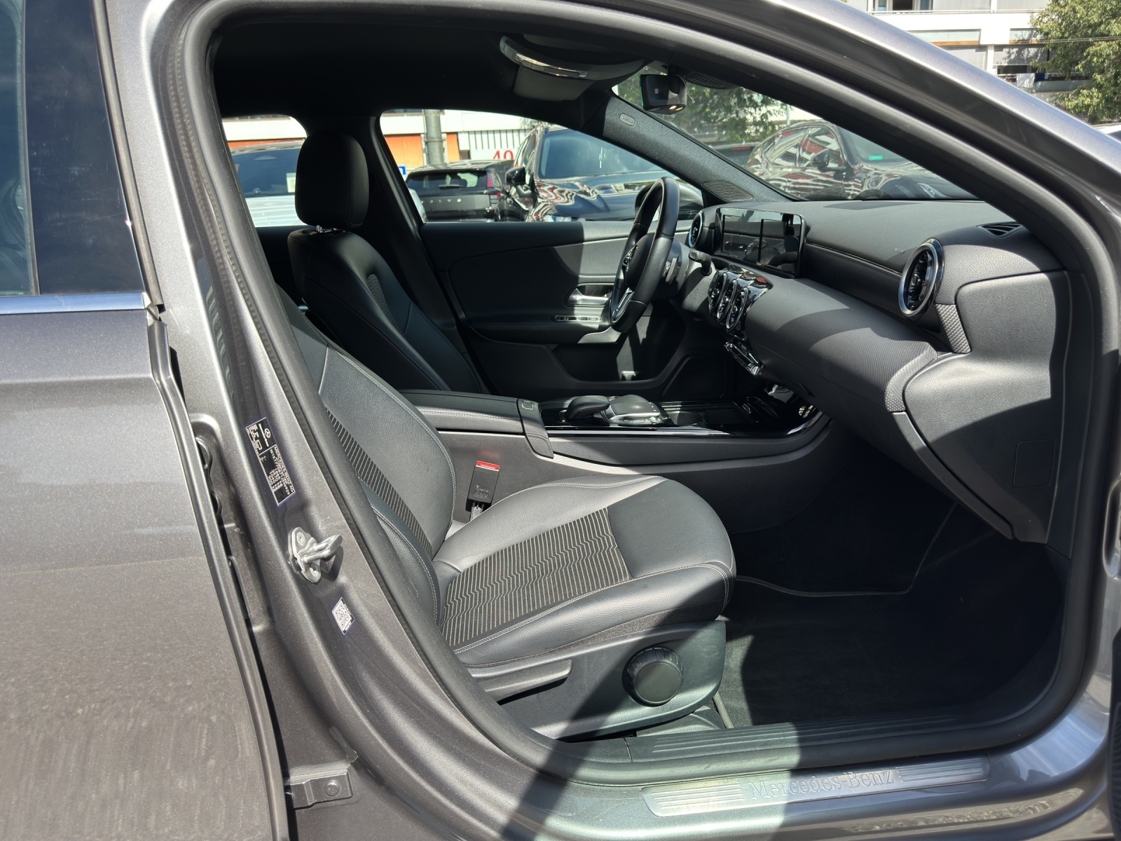 MERCEDES-BENZ Classe A W177 A 200 Progressive-image-19