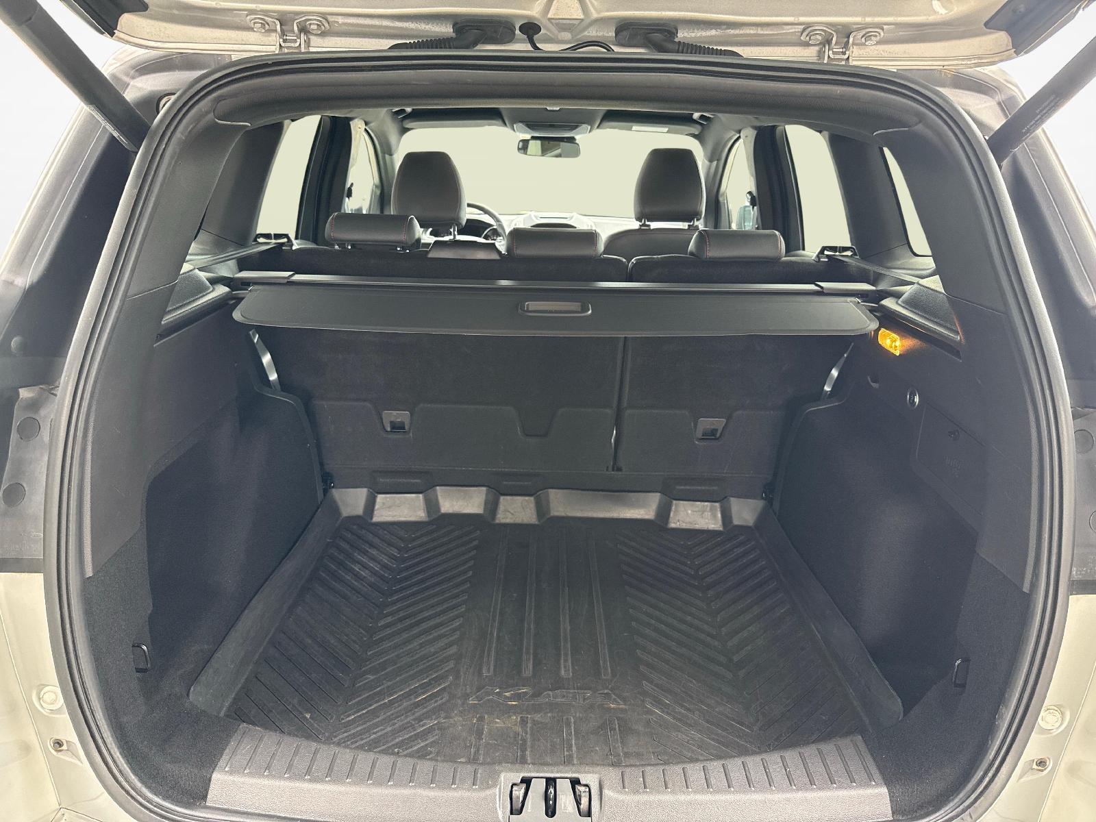 FORD Kuga 2.0 TDCi 150 ST-Line FPS-image-11