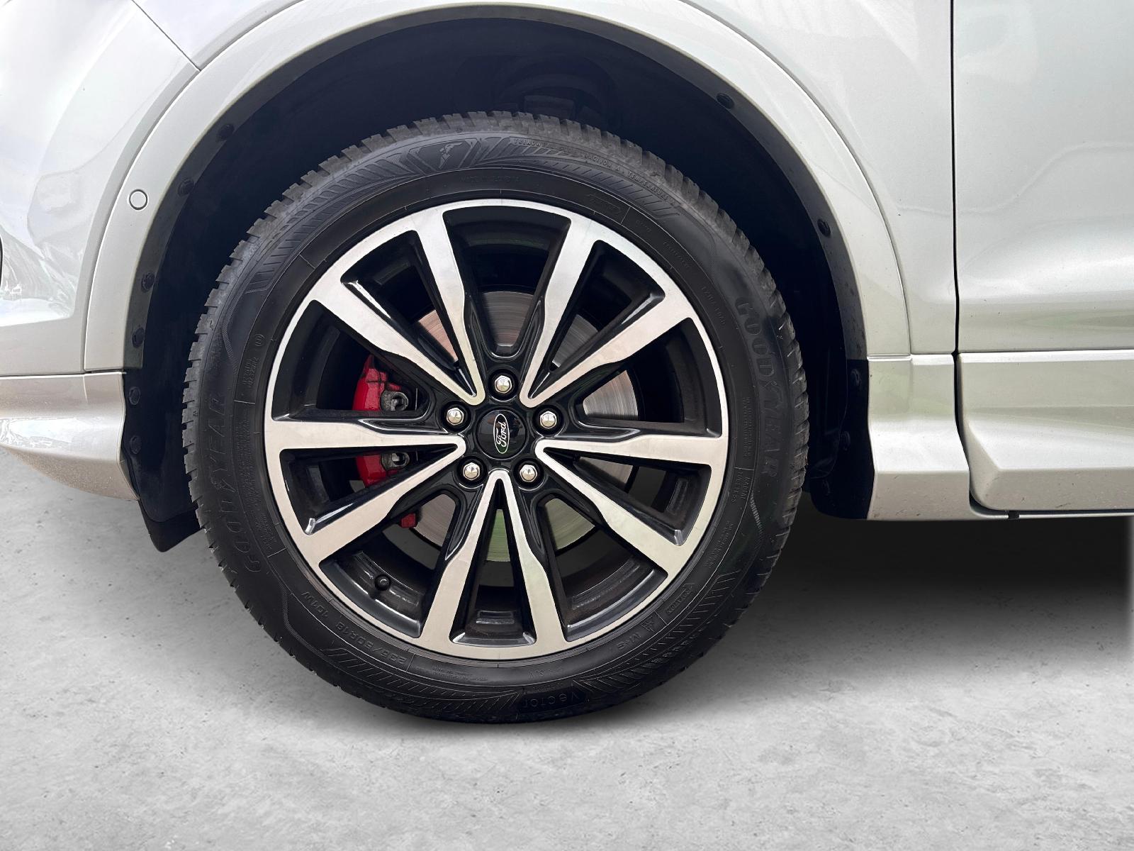 FORD Kuga 2.0 TDCi 150 ST-Line FPS-image-12