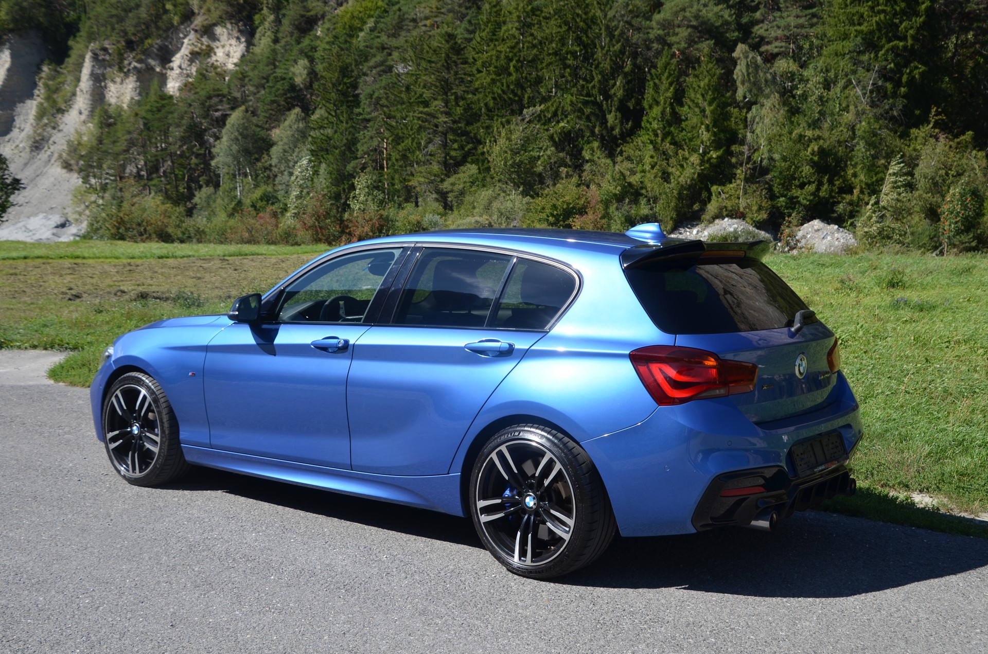BMW M140i xDrive Steptronic-image-2
