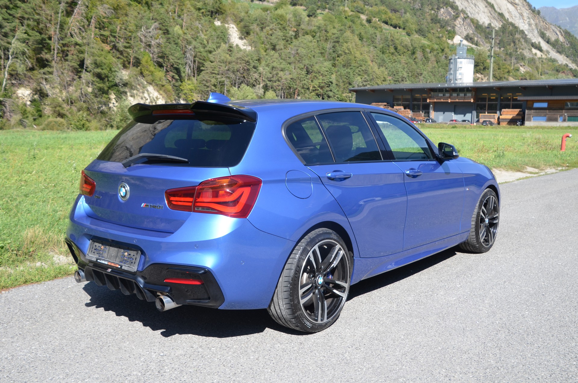 BMW M140i xDrive Steptronic-image-5