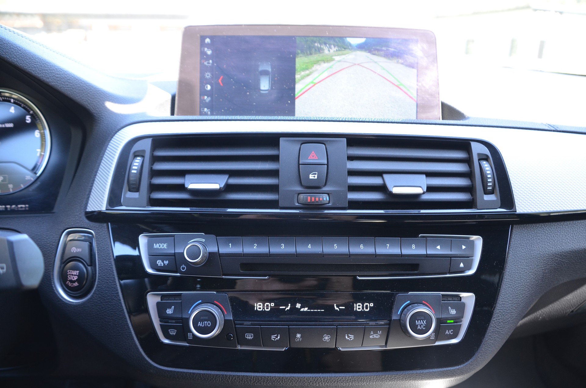 BMW M140i xDrive Steptronic-image-11