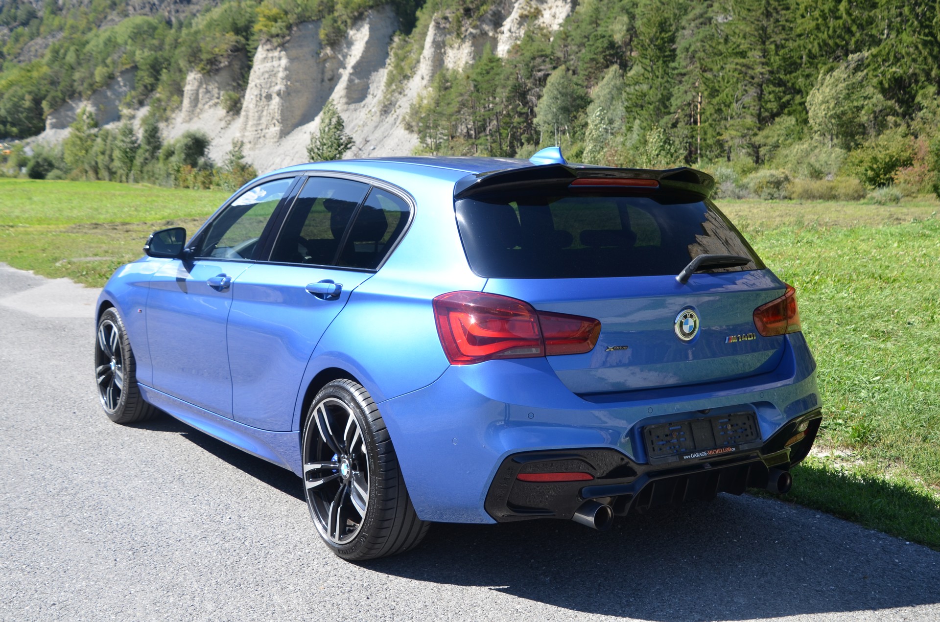 BMW M140i xDrive Steptronic-image-3