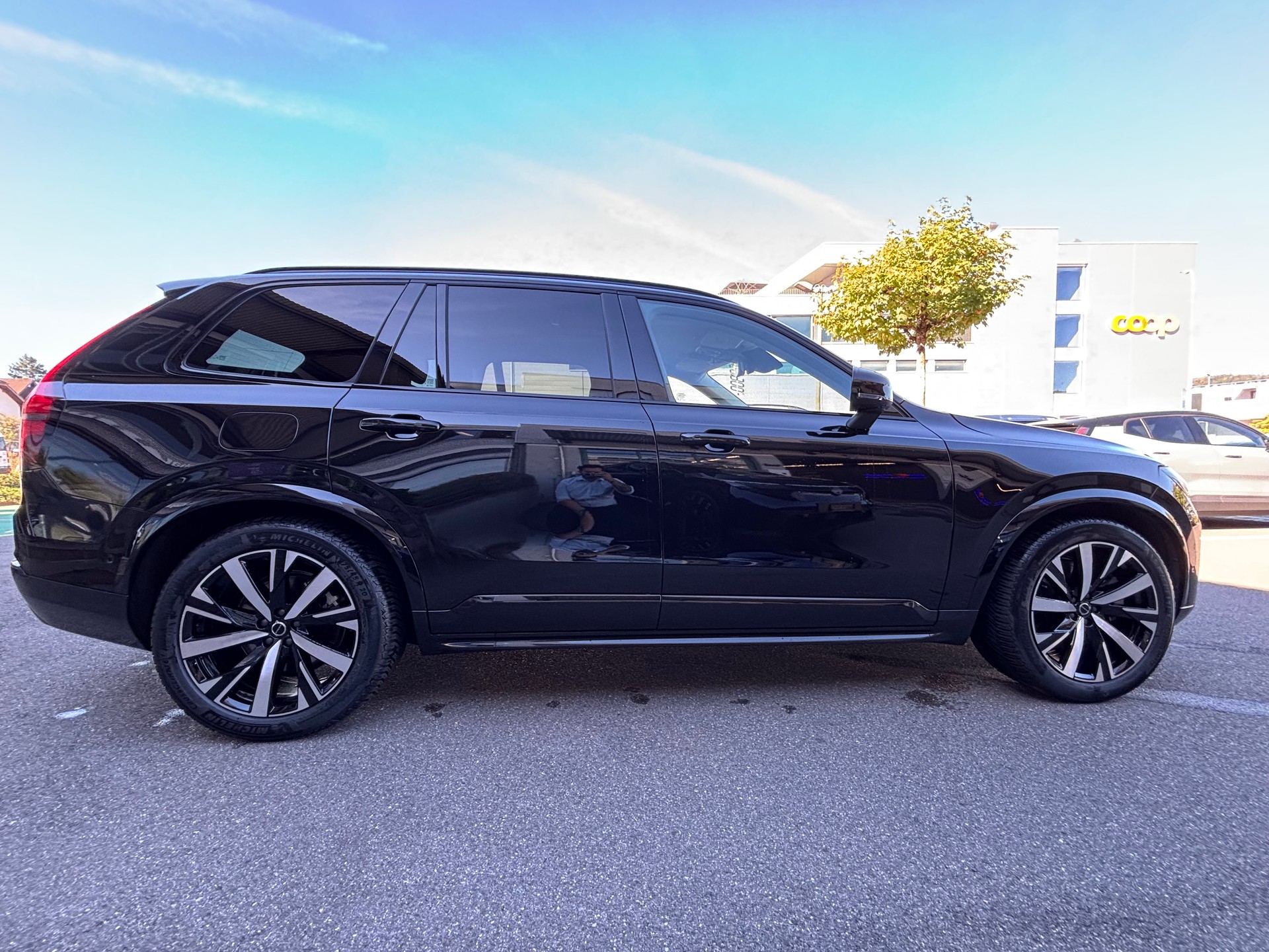 VOLVO XC90 T8 eAWD PluginHybrid Plus Dark Geartronic-image-6