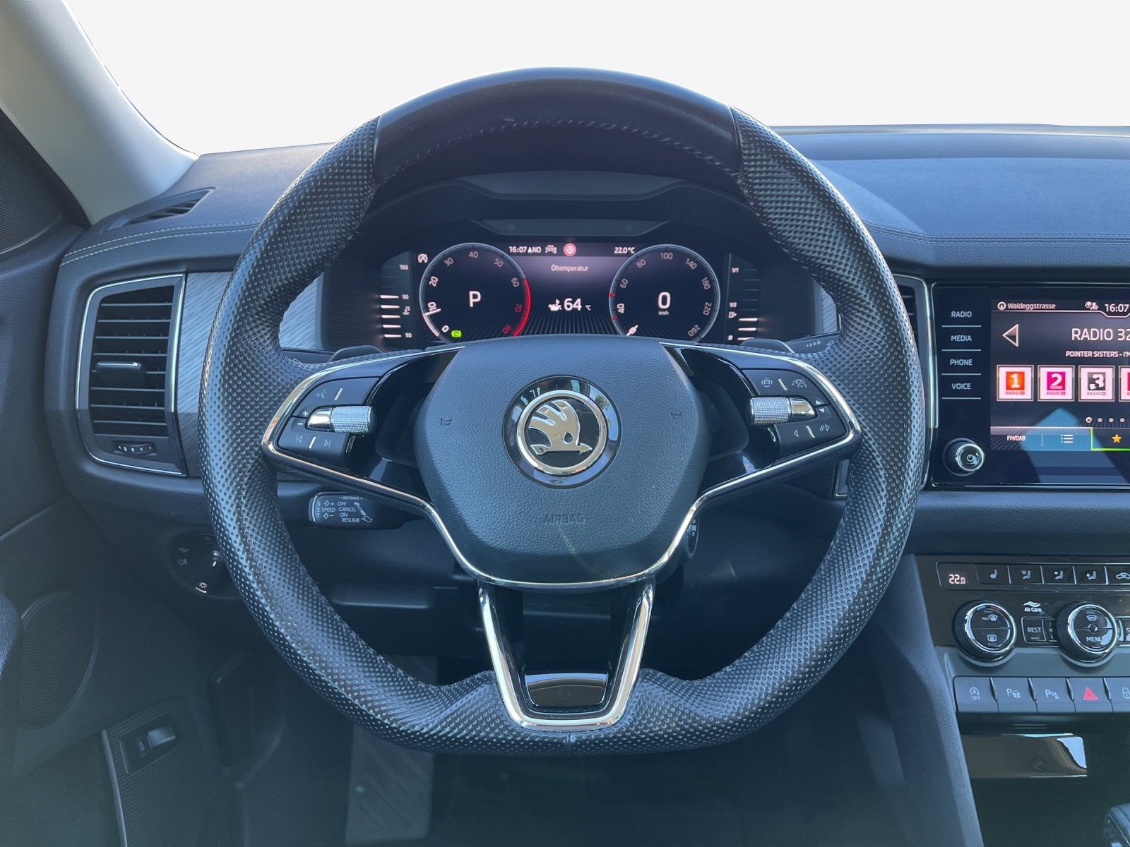 SKODA Kodiaq 2.0 TSI 4x4 Style-image-9