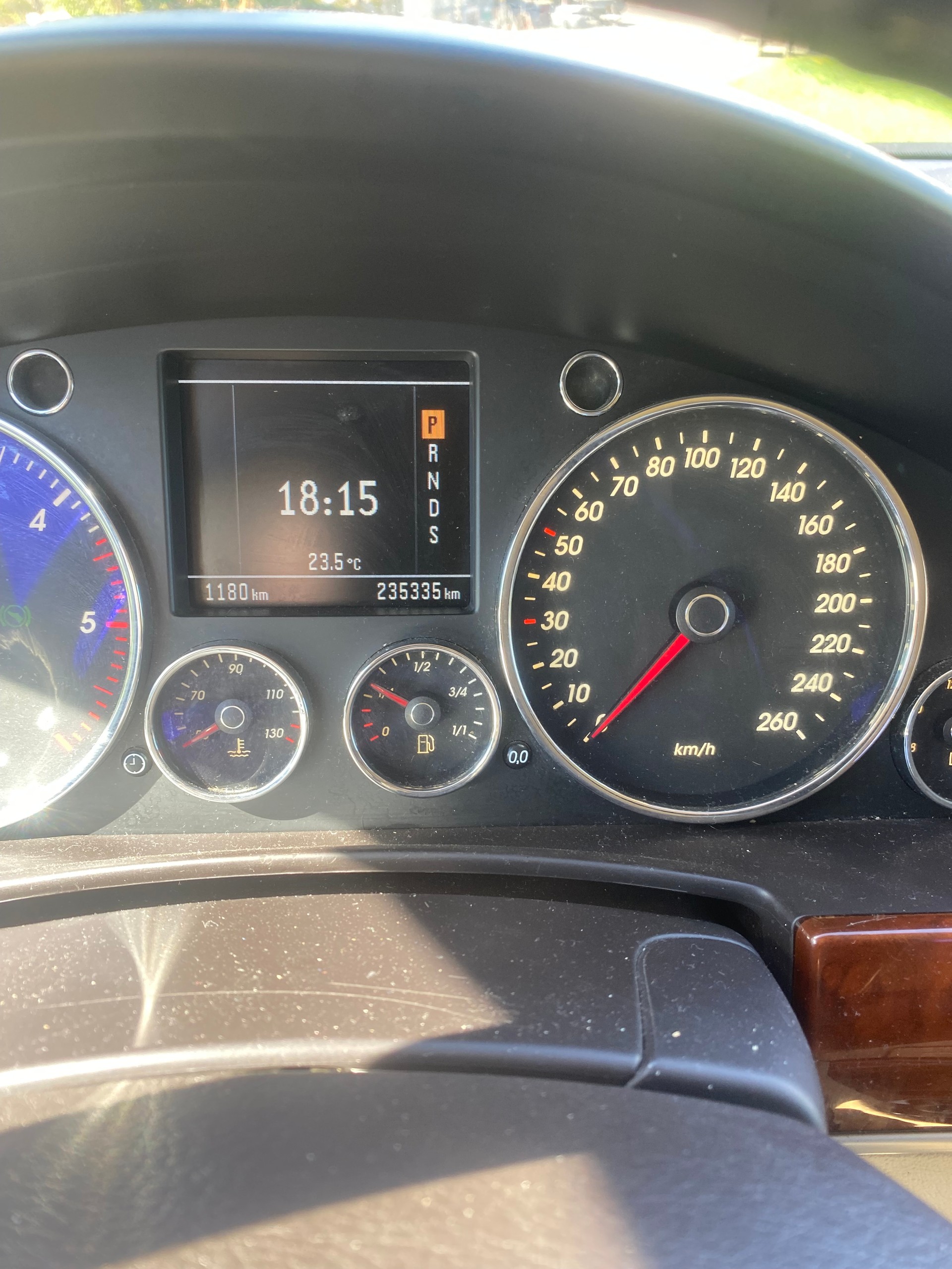 VW Touareg 3.0 TDI-image-3