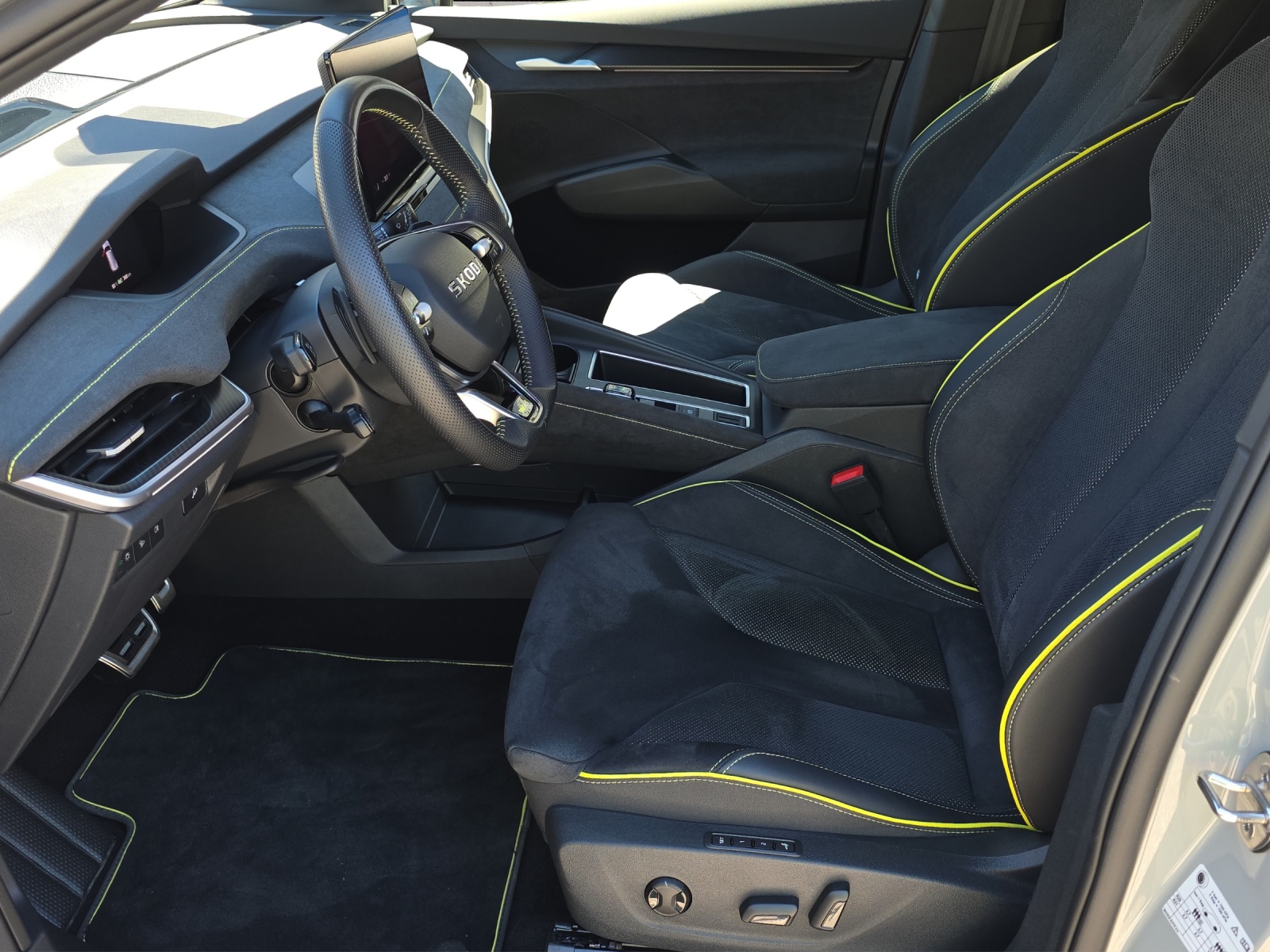 SKODA Elroq RS 4x4-image-4