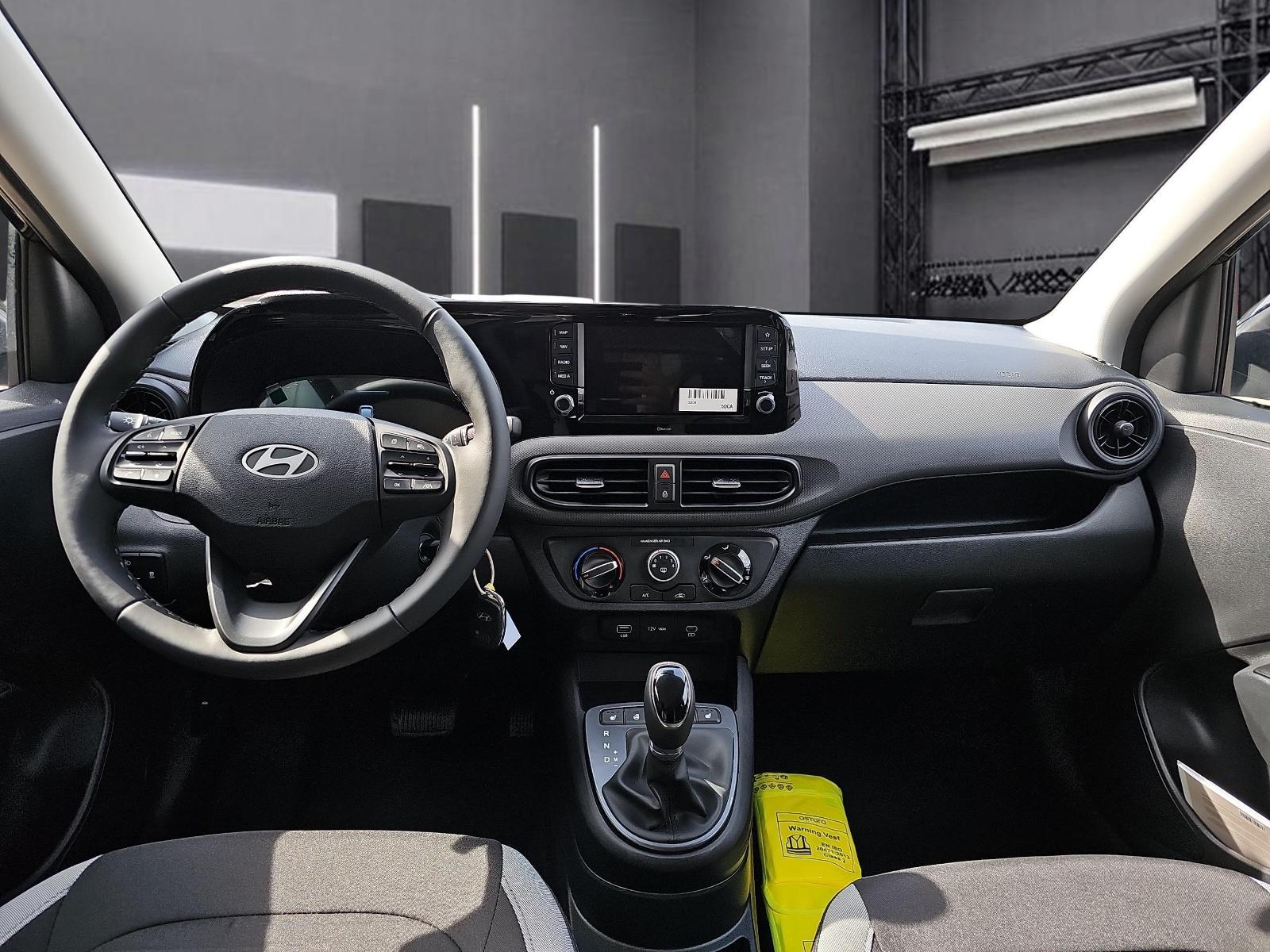 HYUNDAI i10 1.2 Amplia-image-8