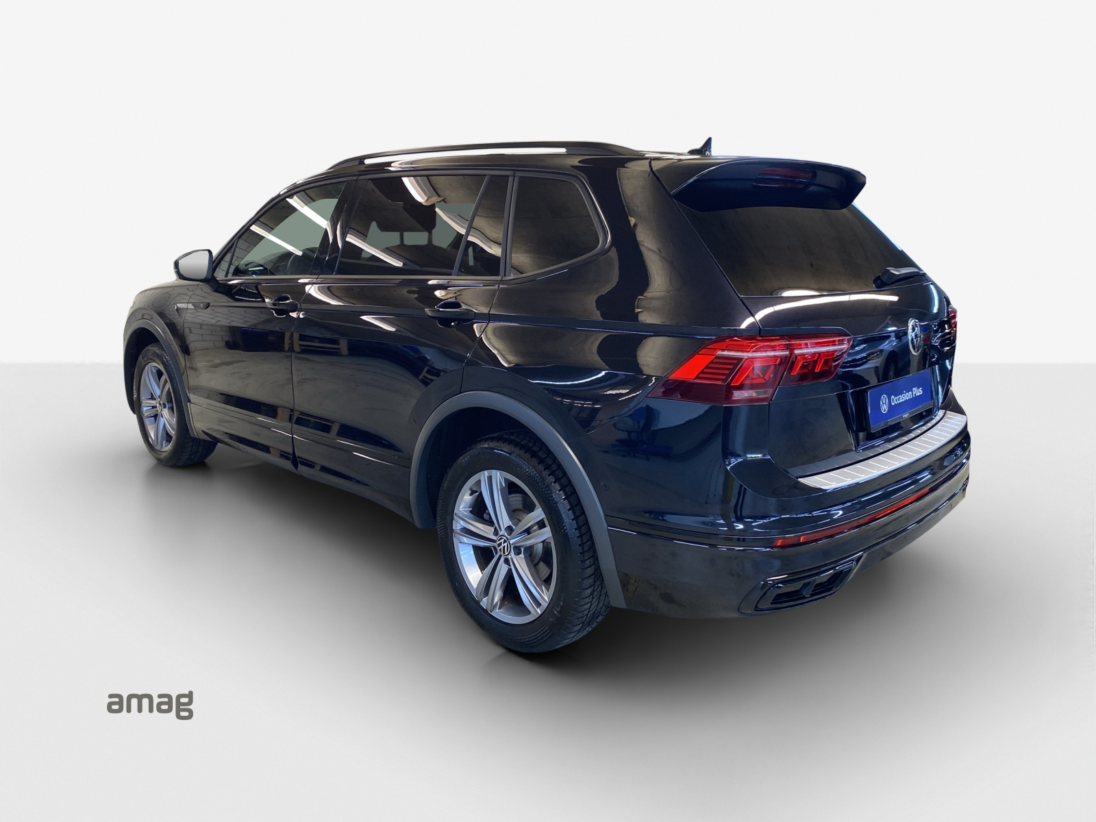 VW Tiguan Allspace 2.0TSI R-Line 4Motion DSG-image-2