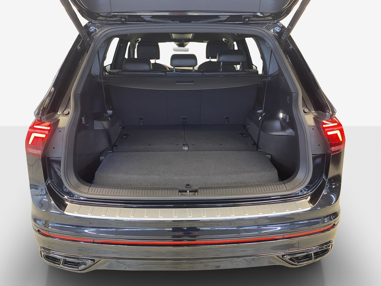 VW Tiguan Allspace 2.0TSI R-Line 4Motion DSG-image-12