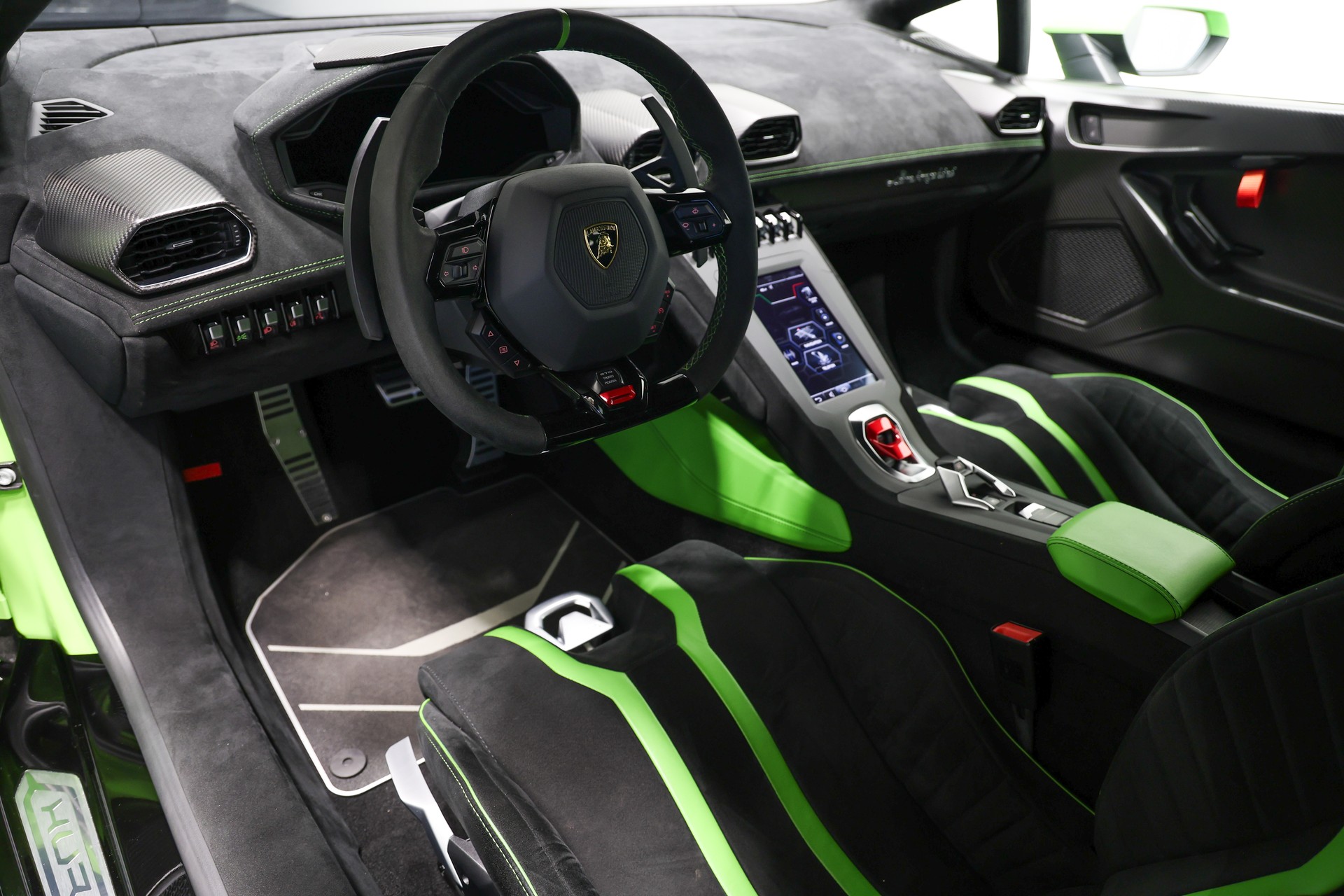 LAMBORGHINI Huracan STO Coupé DCT RWD *CH-Fahrzeug*Grün/Schwarz Lackierung EINMALIG*-image-21