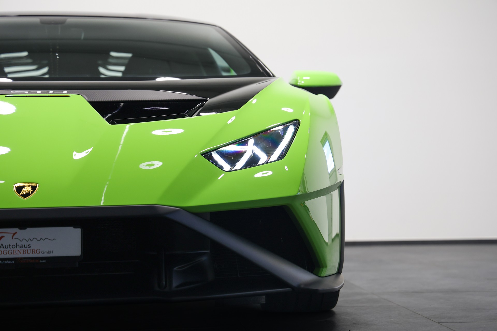 LAMBORGHINI Huracan STO Coupé DCT RWD *CH-Fahrzeug*Grün/Schwarz Lackierung EINMALIG*-image-10